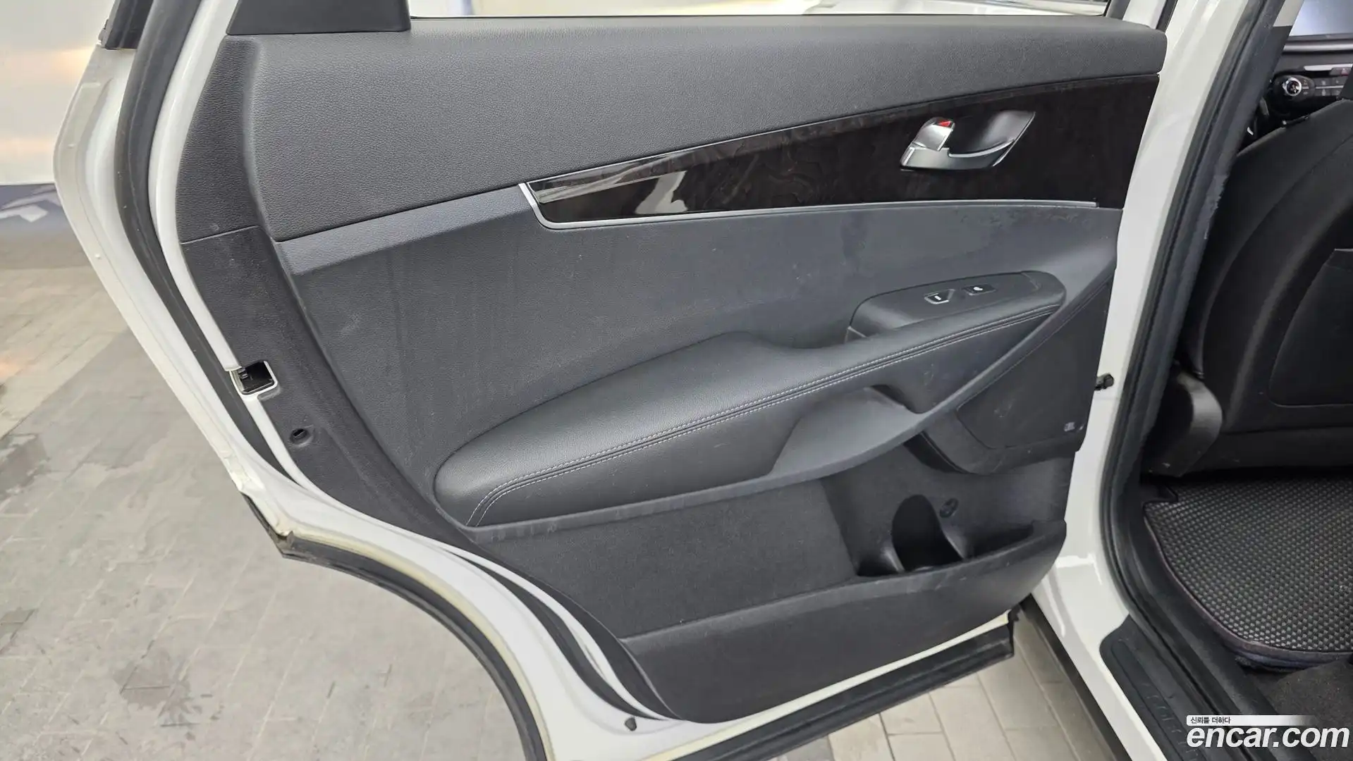 Sorento Kia 2016.2-INNER-035