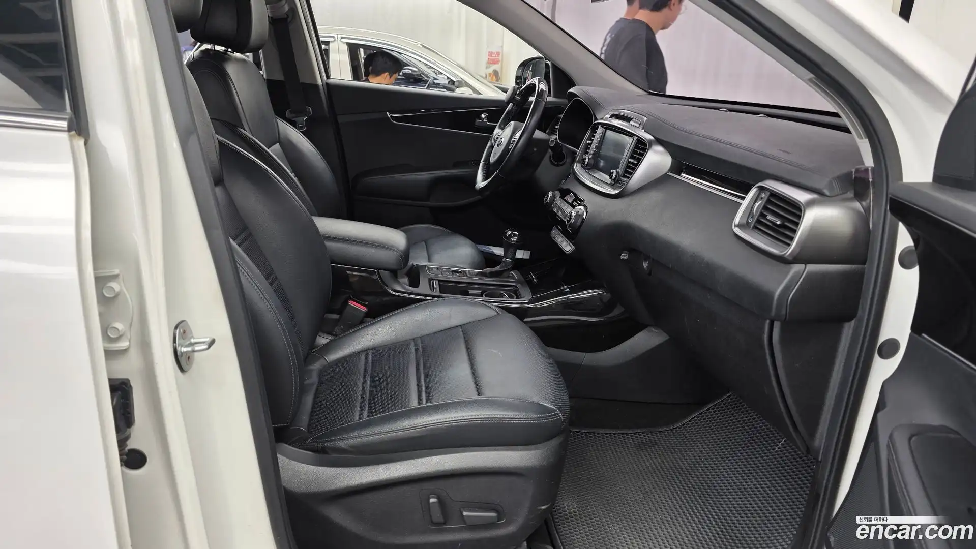Sorento Kia 2016.2-INNER-036