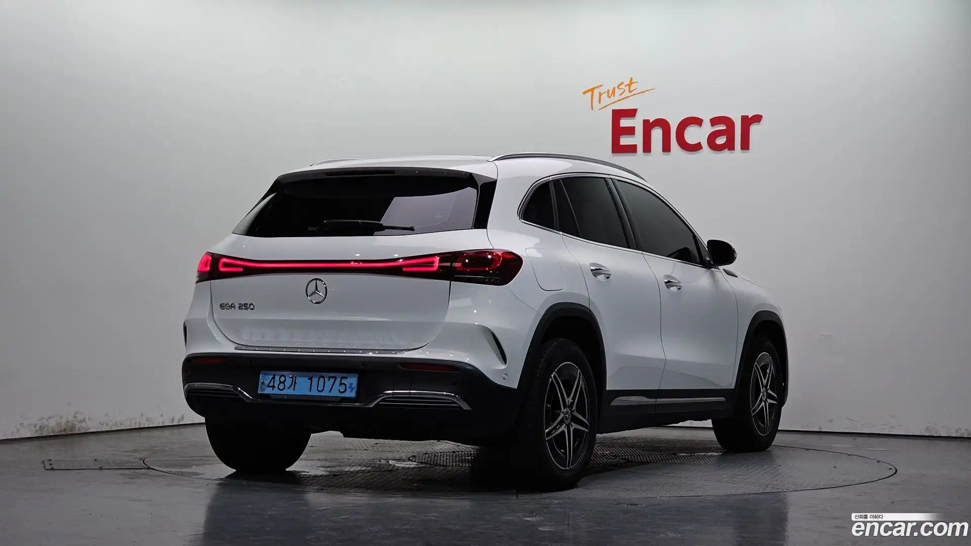 EQA Mercedes-Benz 2021.11-OUTER-002