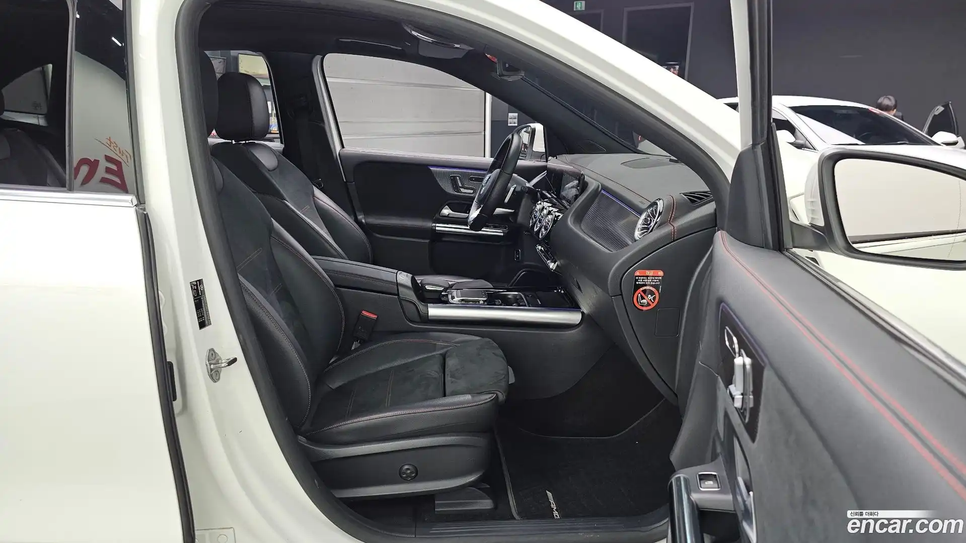 EQA Mercedes-Benz 2021.11-OPTION-015
