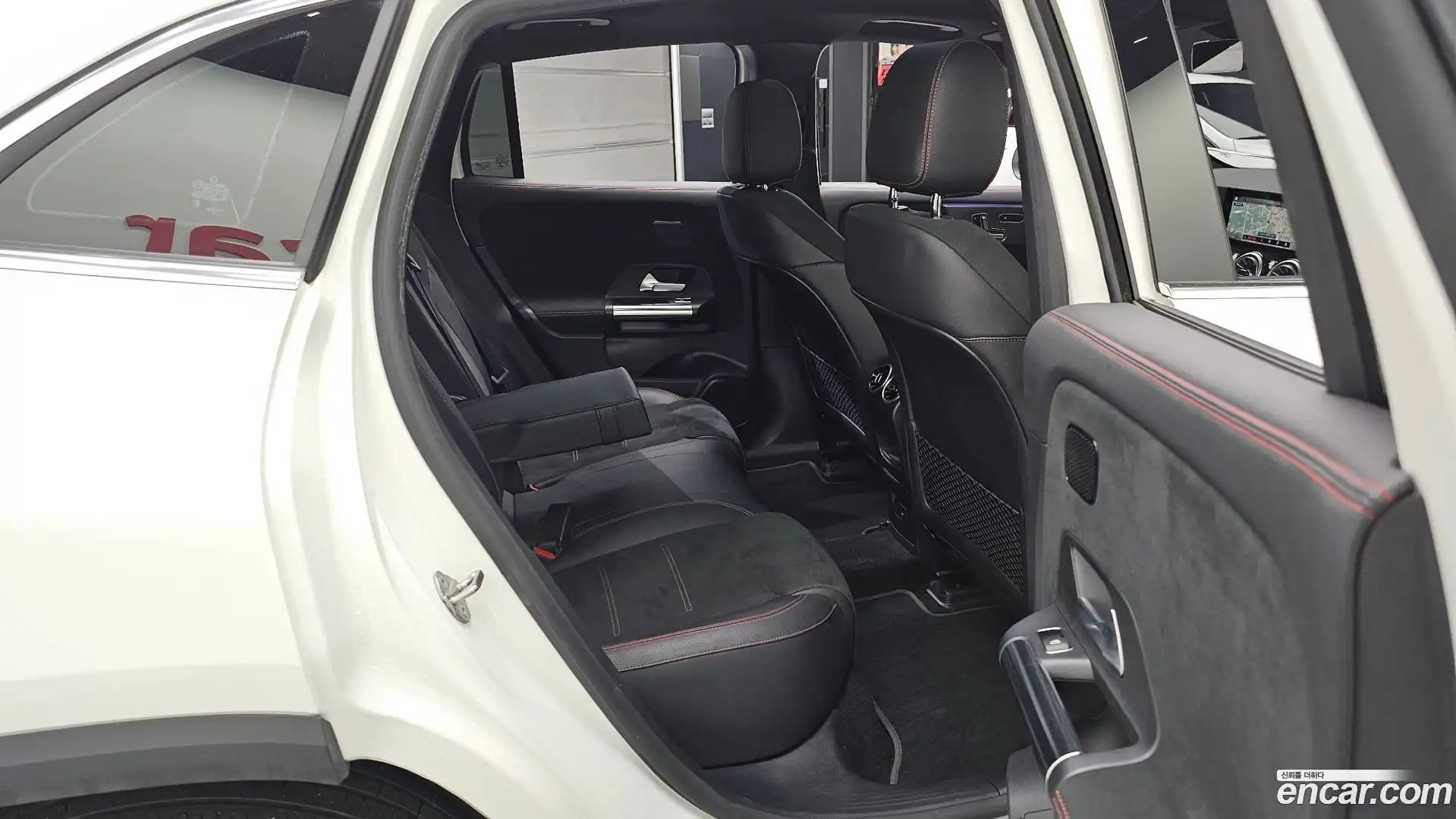 EQA Mercedes-Benz 2021.11-OPTION-016
