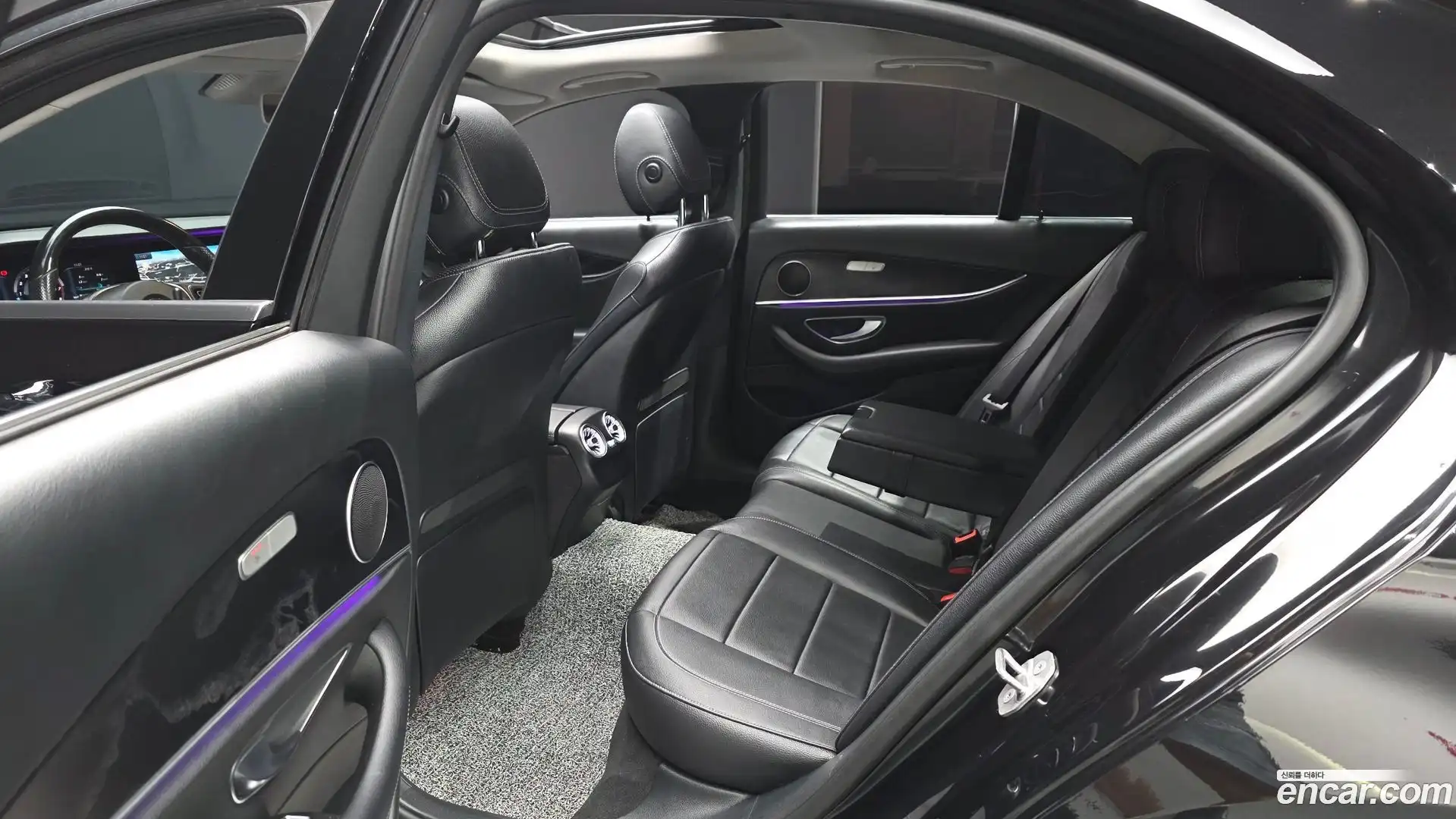 E-Class Mercedes-Benz 2016.9-OPTION-016