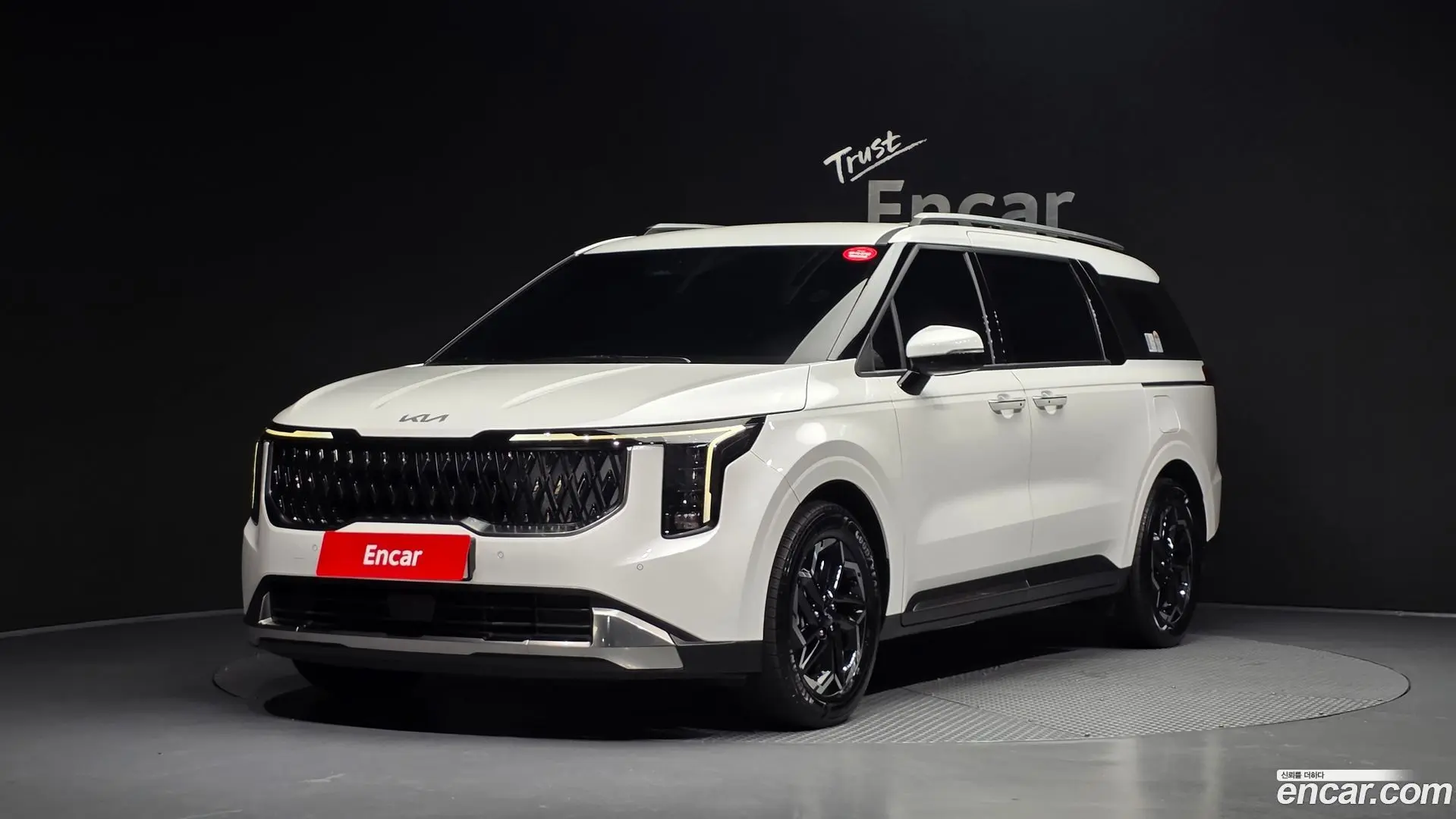 Main__Slider__Photo:Canival Kia 2023.10-0