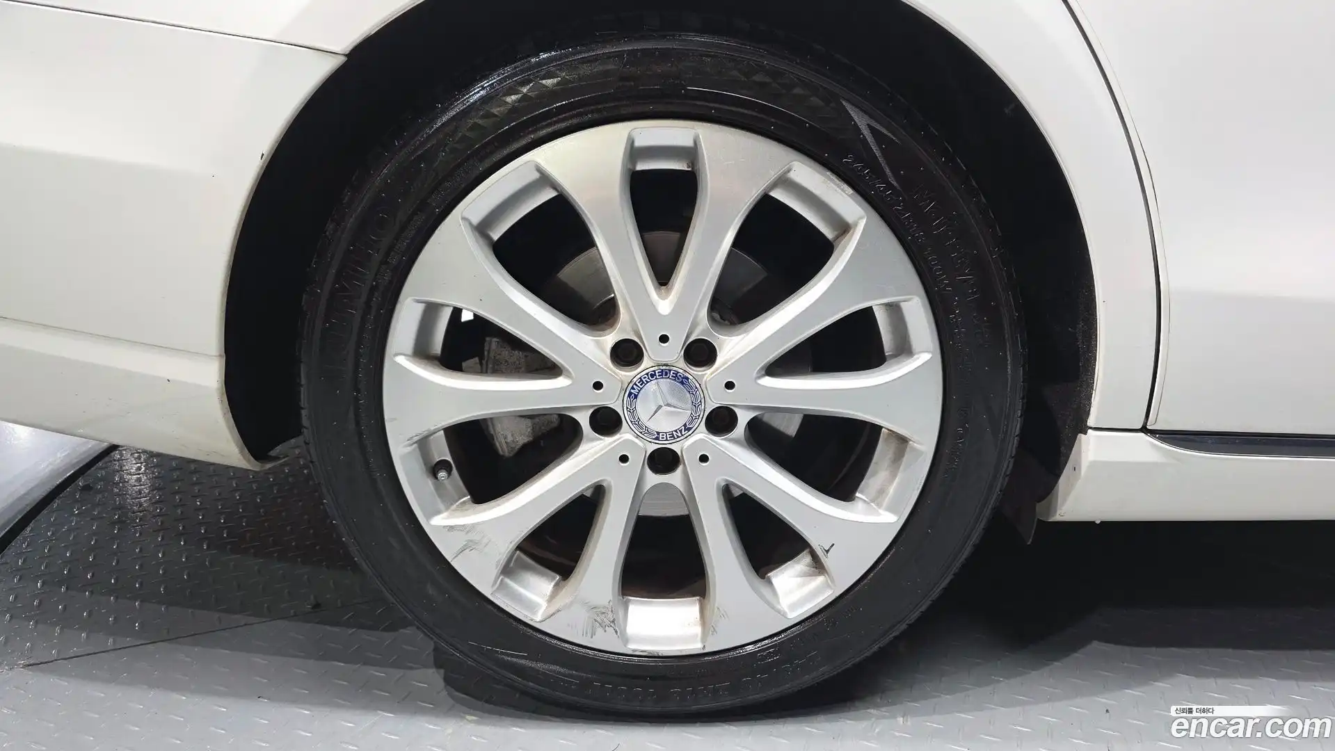 E-Class Mercedes-Benz 2017.0-OUTER-005