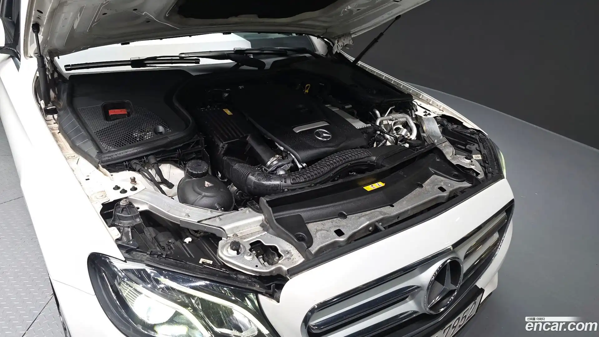 E-Class Mercedes-Benz 2017.0-OUTER-006