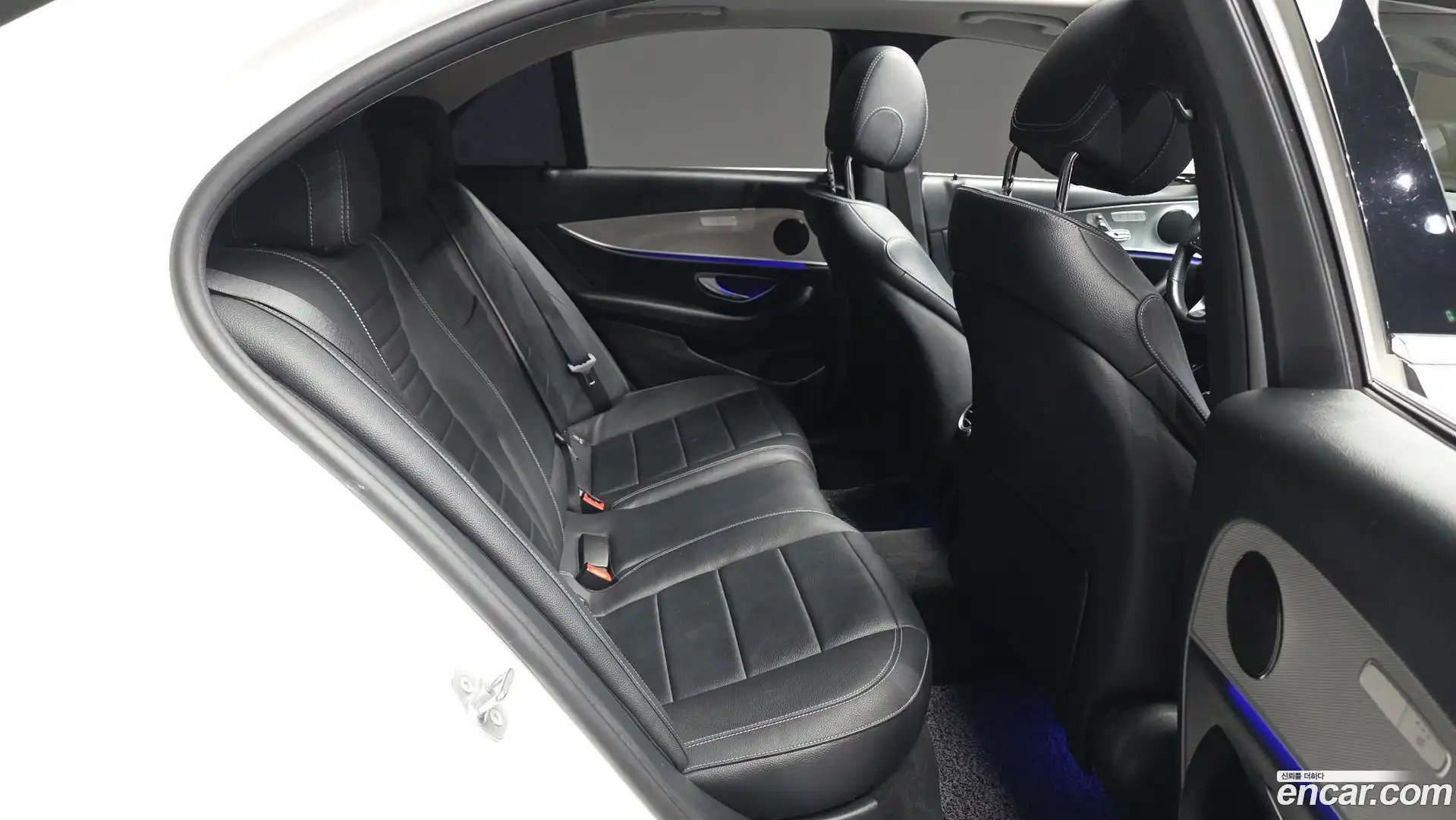 E-Class Mercedes-Benz 2017.0-OPTION-015