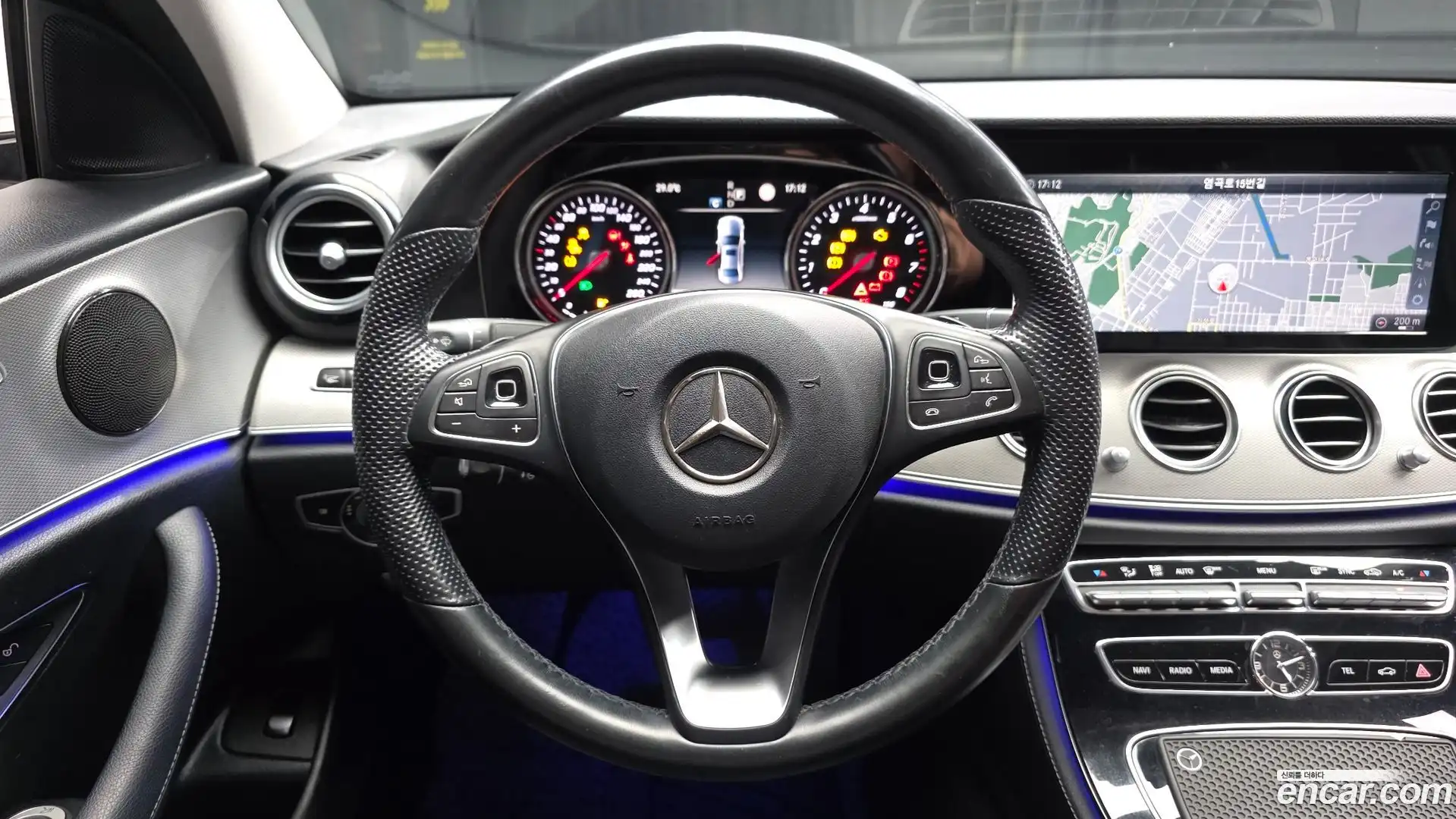 E-Class Mercedes-Benz 2017.0-OPTION-017