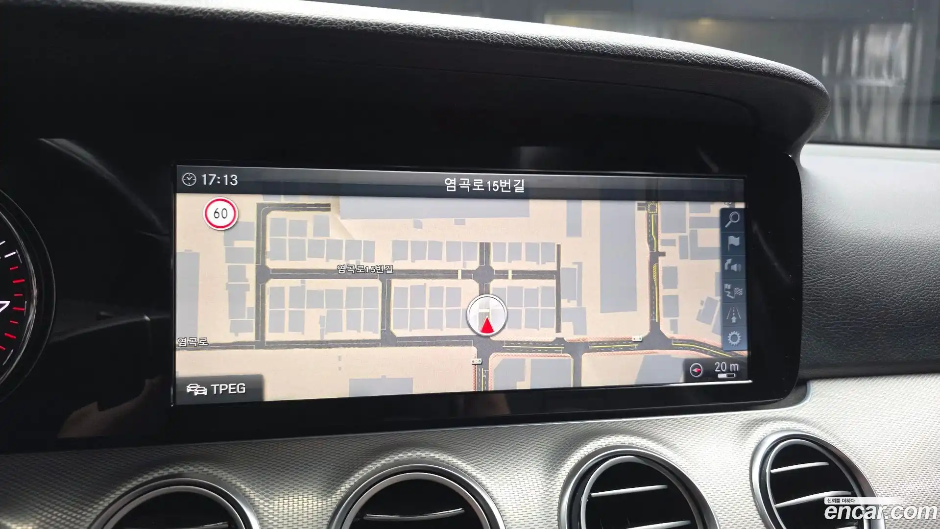 E-Class Mercedes-Benz 2017.0-OPTION-019