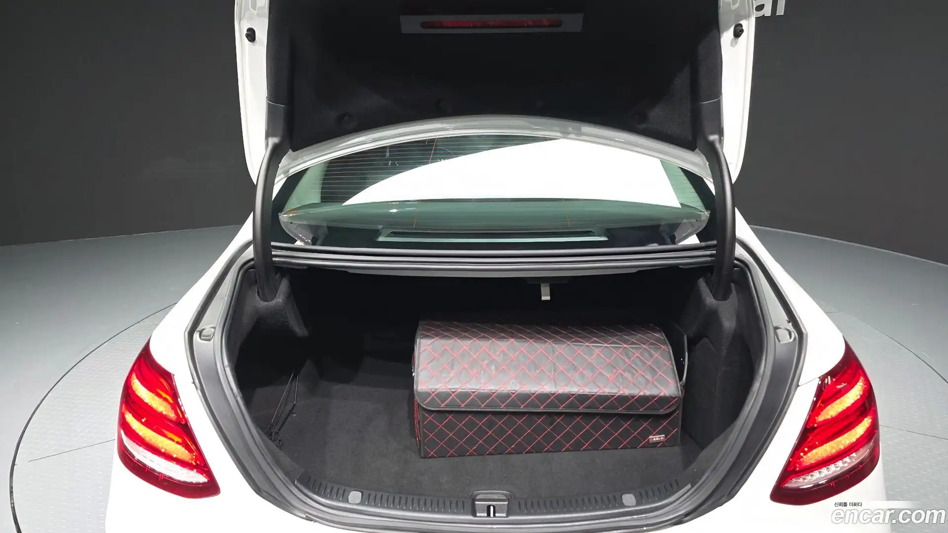 E-Class Mercedes-Benz 2017.0-OPTION-024