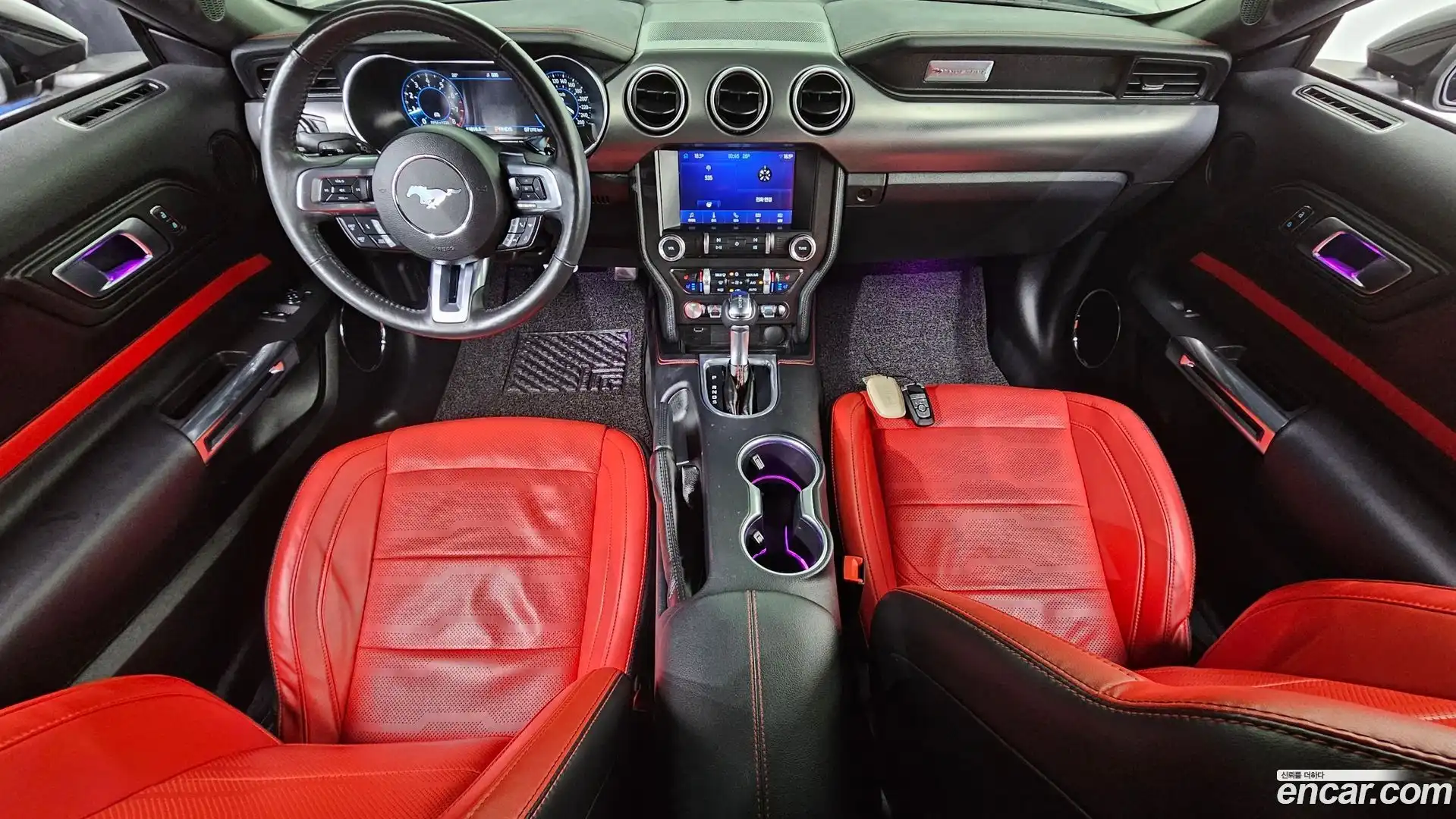 Mustang Ford 2022.7-INNER-007