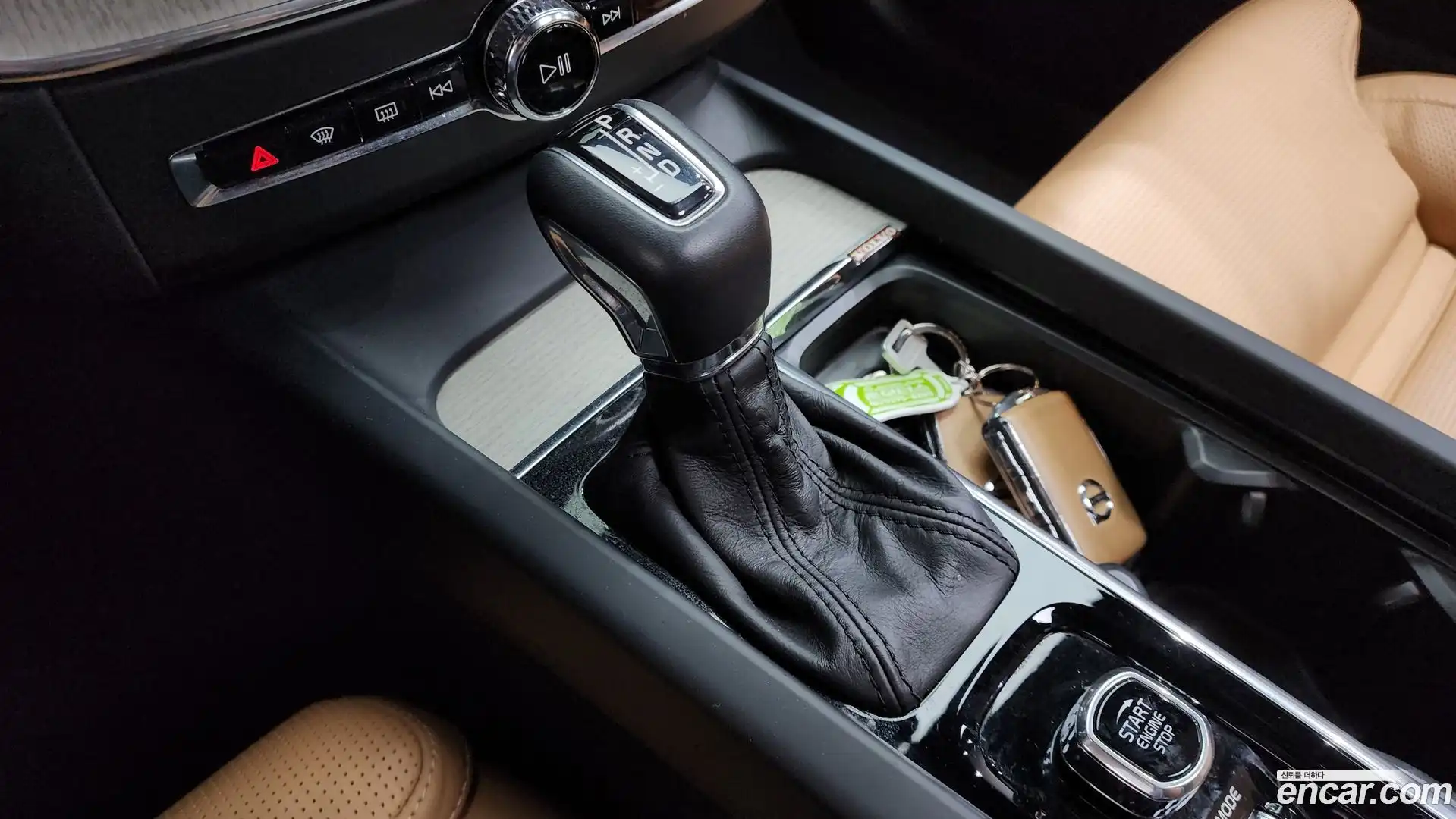 XC60 Volvo 2018.0-INNER-009