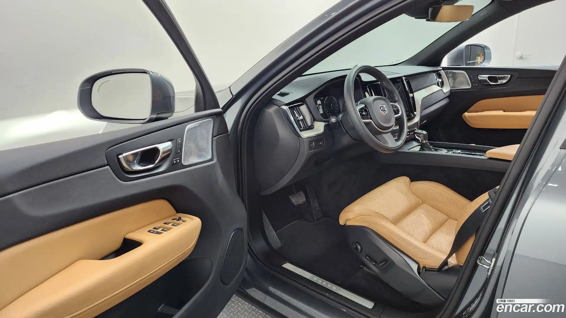 XC60 Volvo 2018.0-INNER-010