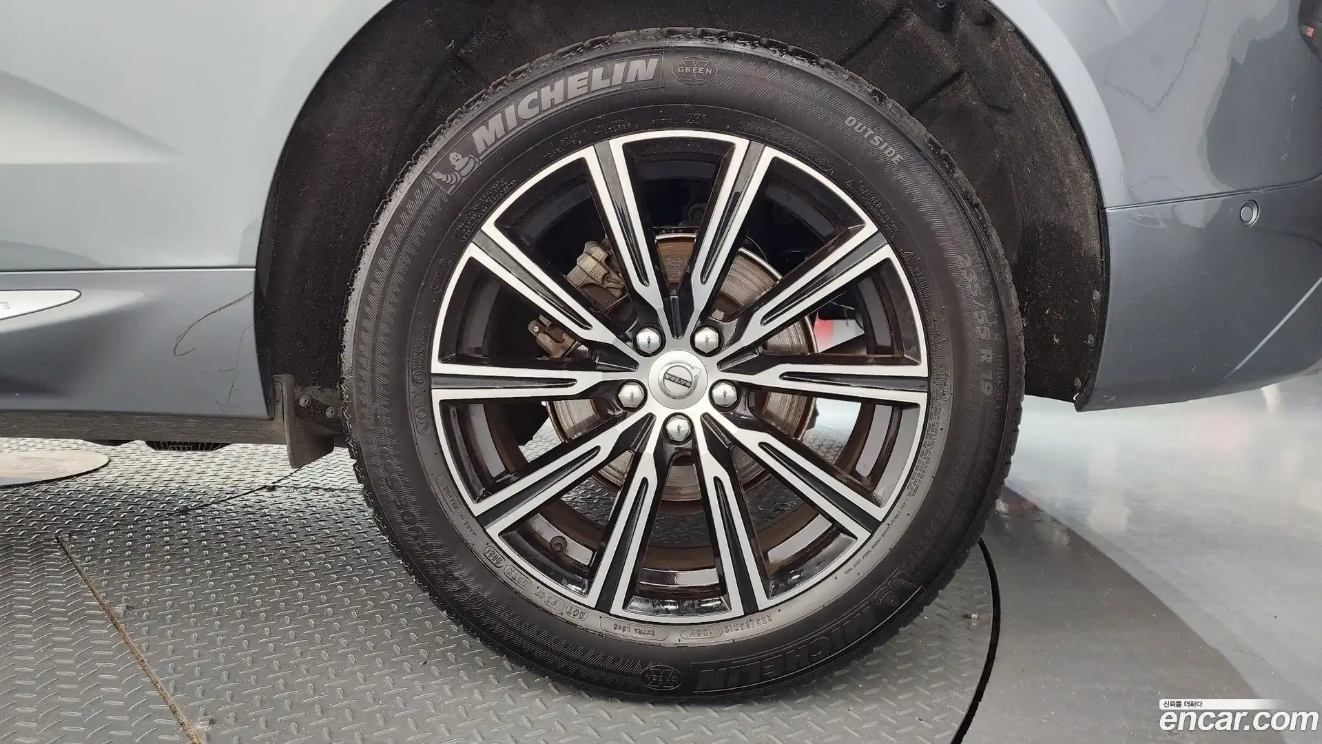 XC60 Volvo 2018.0-OUTER-031