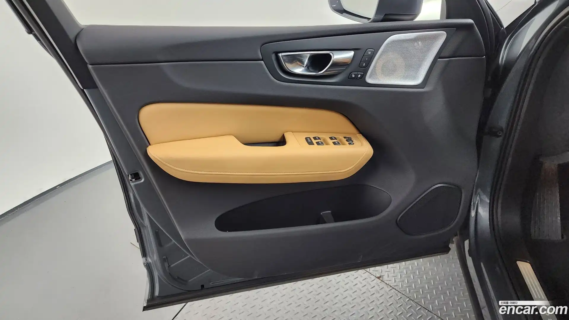 XC60 Volvo 2018.0-INNER-034