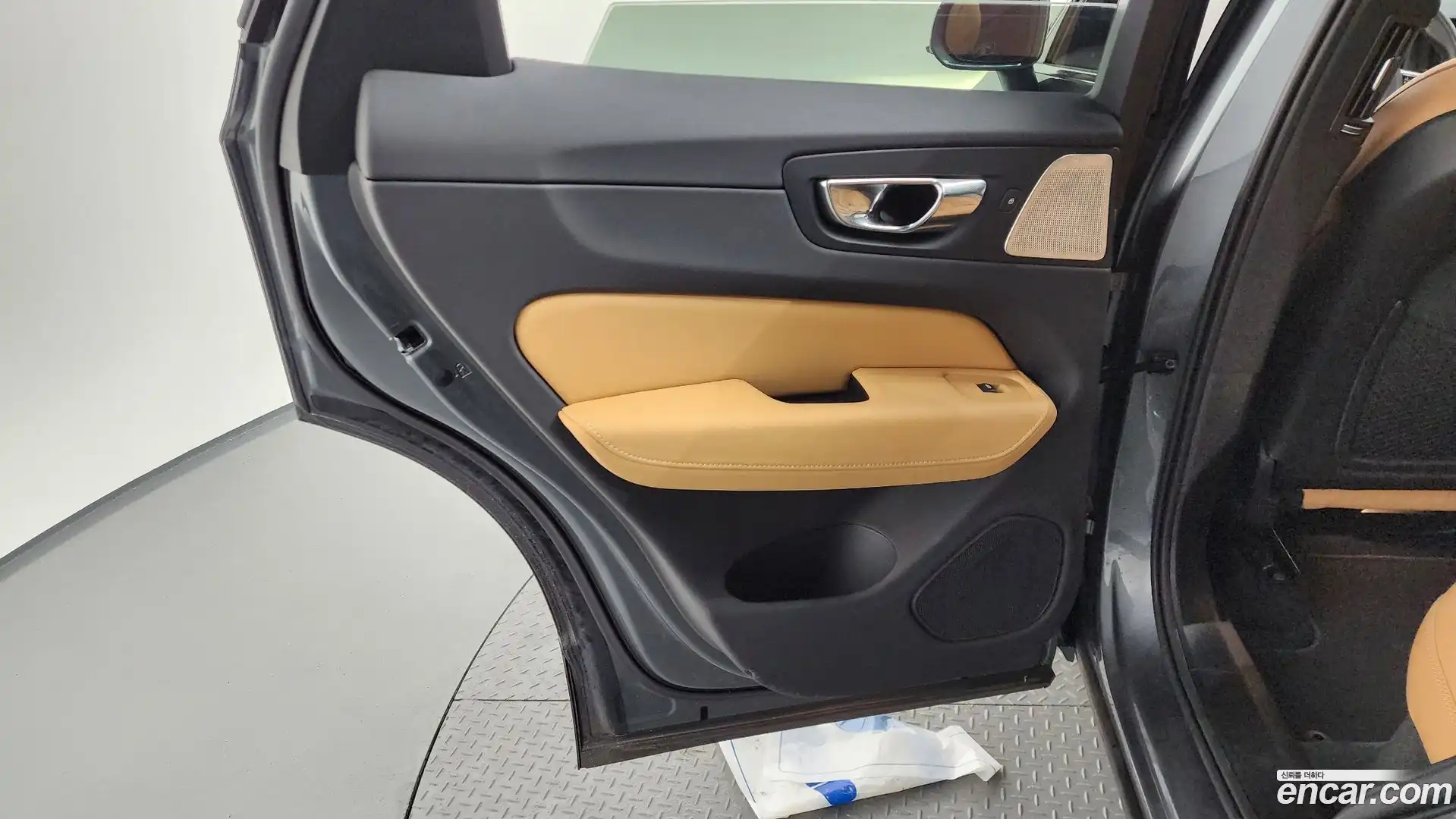 XC60 Volvo 2018.0-INNER-035