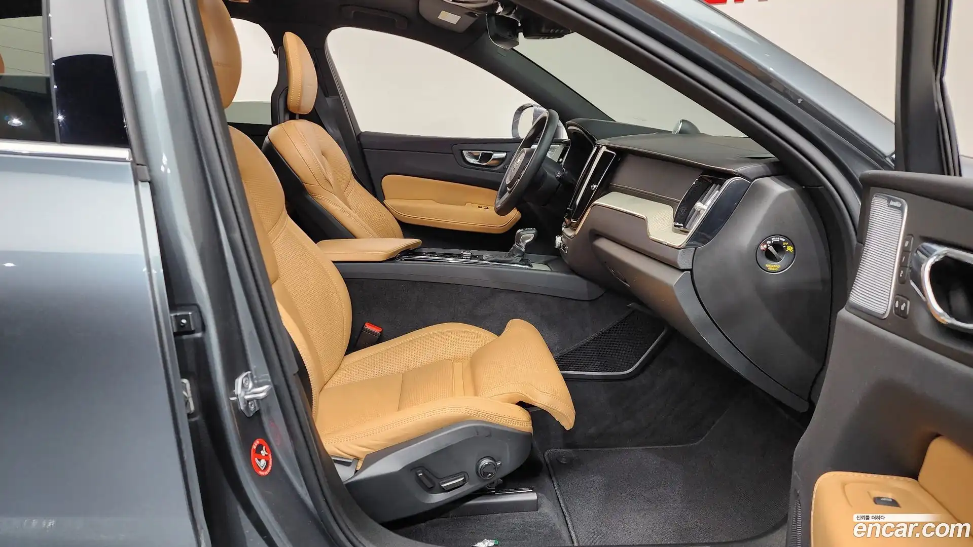 XC60 Volvo 2018.0-INNER-036