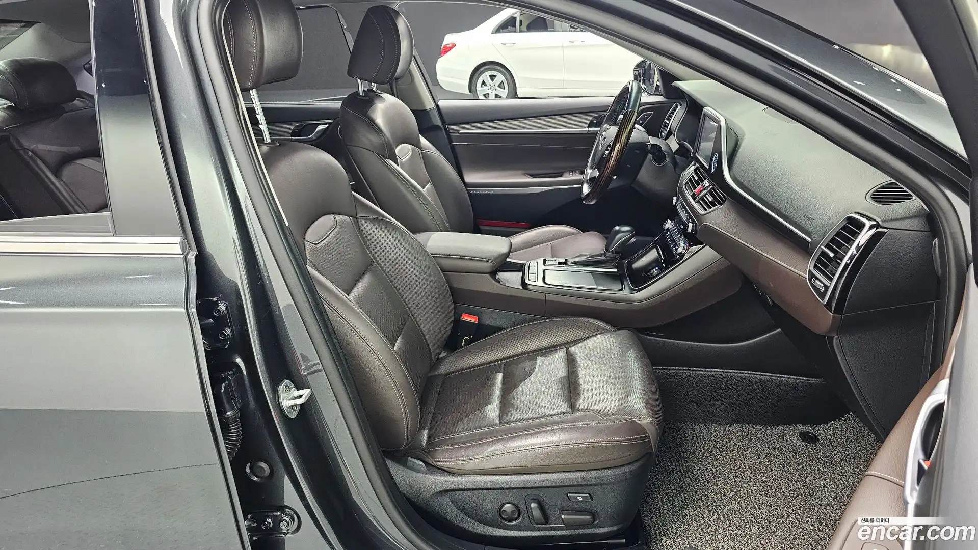 Grandeur Hyundai 2019.4-INNER-036