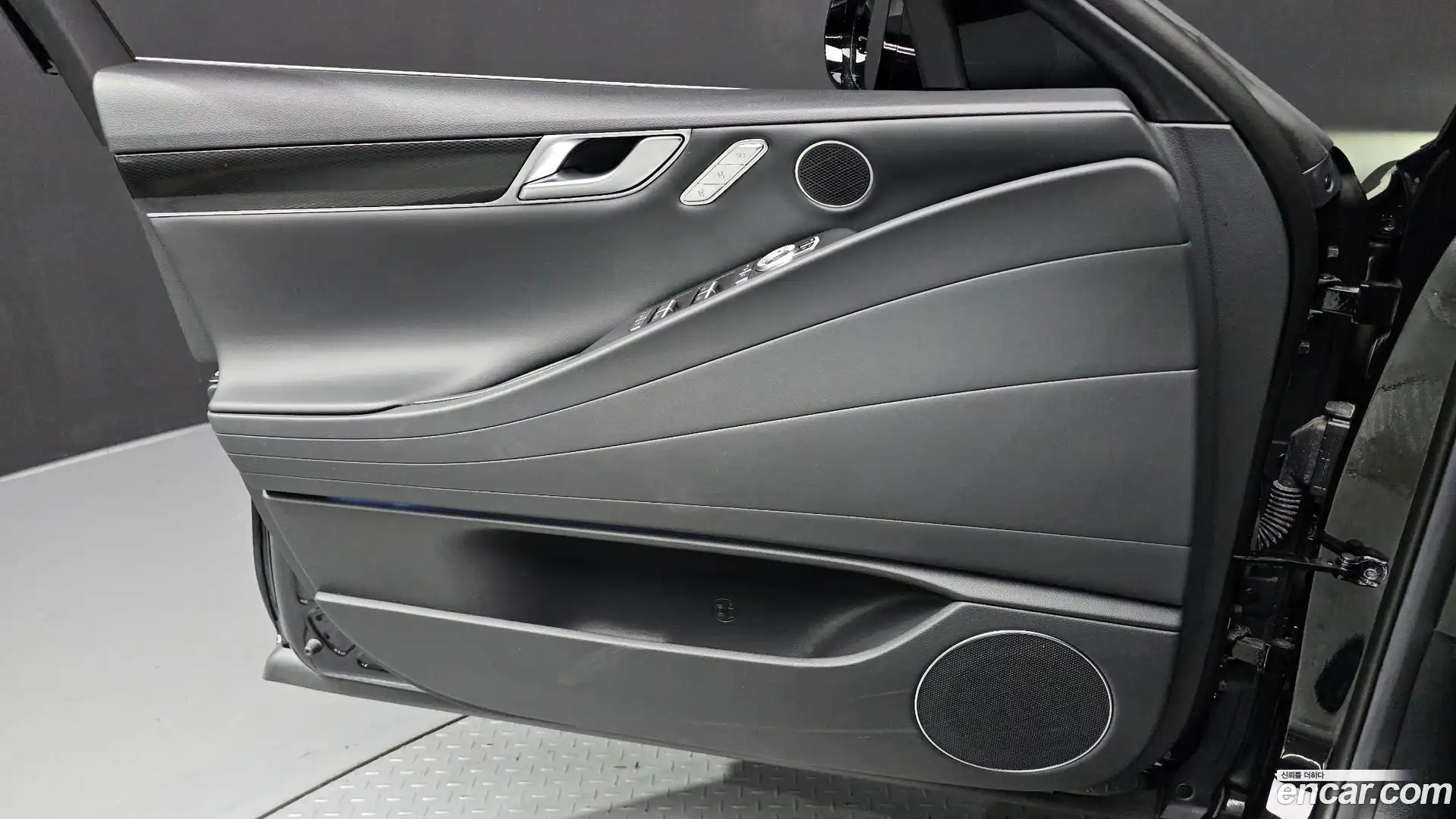 G80 Genesis 2025.8-INNER-034