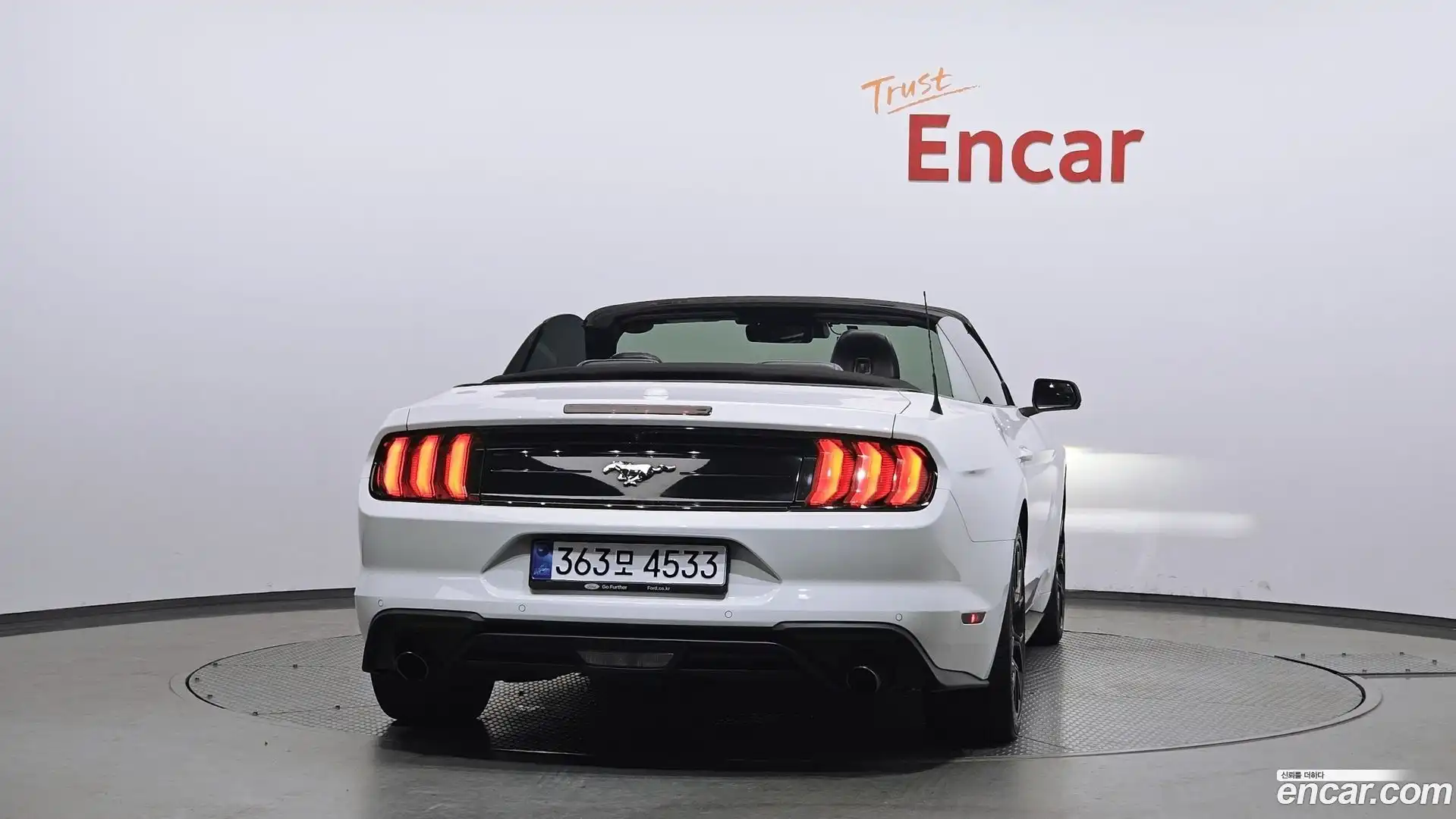 Mustang Ford 2021.11-OUTER-004