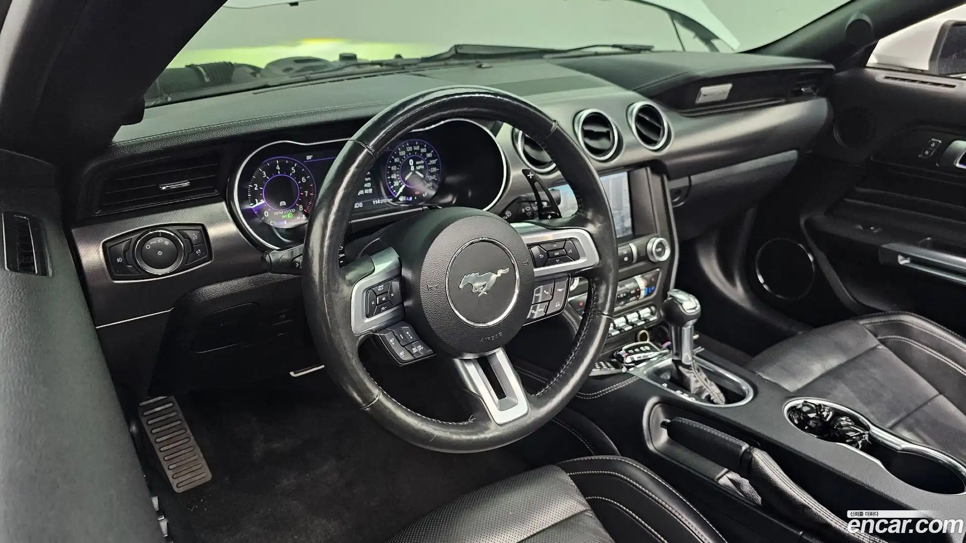 Mustang Ford 2021.11-OPTION-016