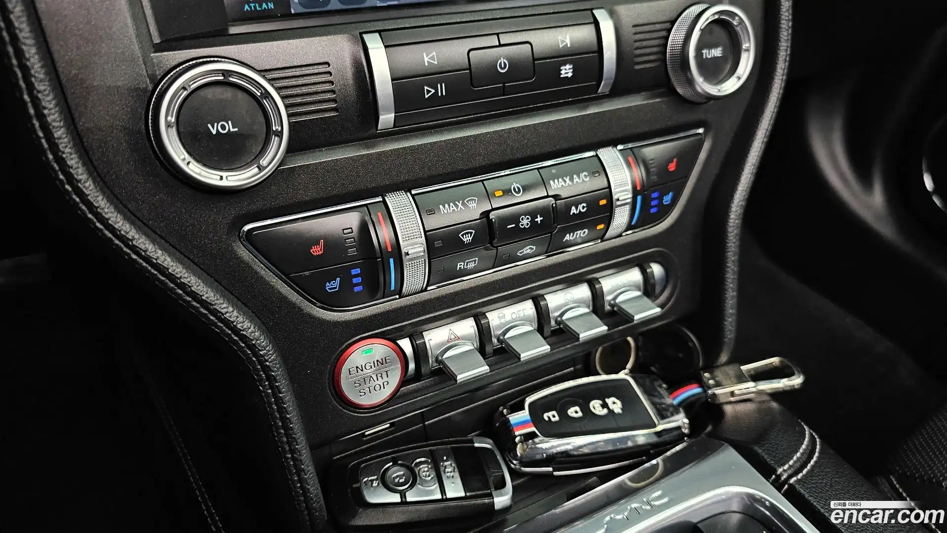 Mustang Ford 2021.11-OPTION-017