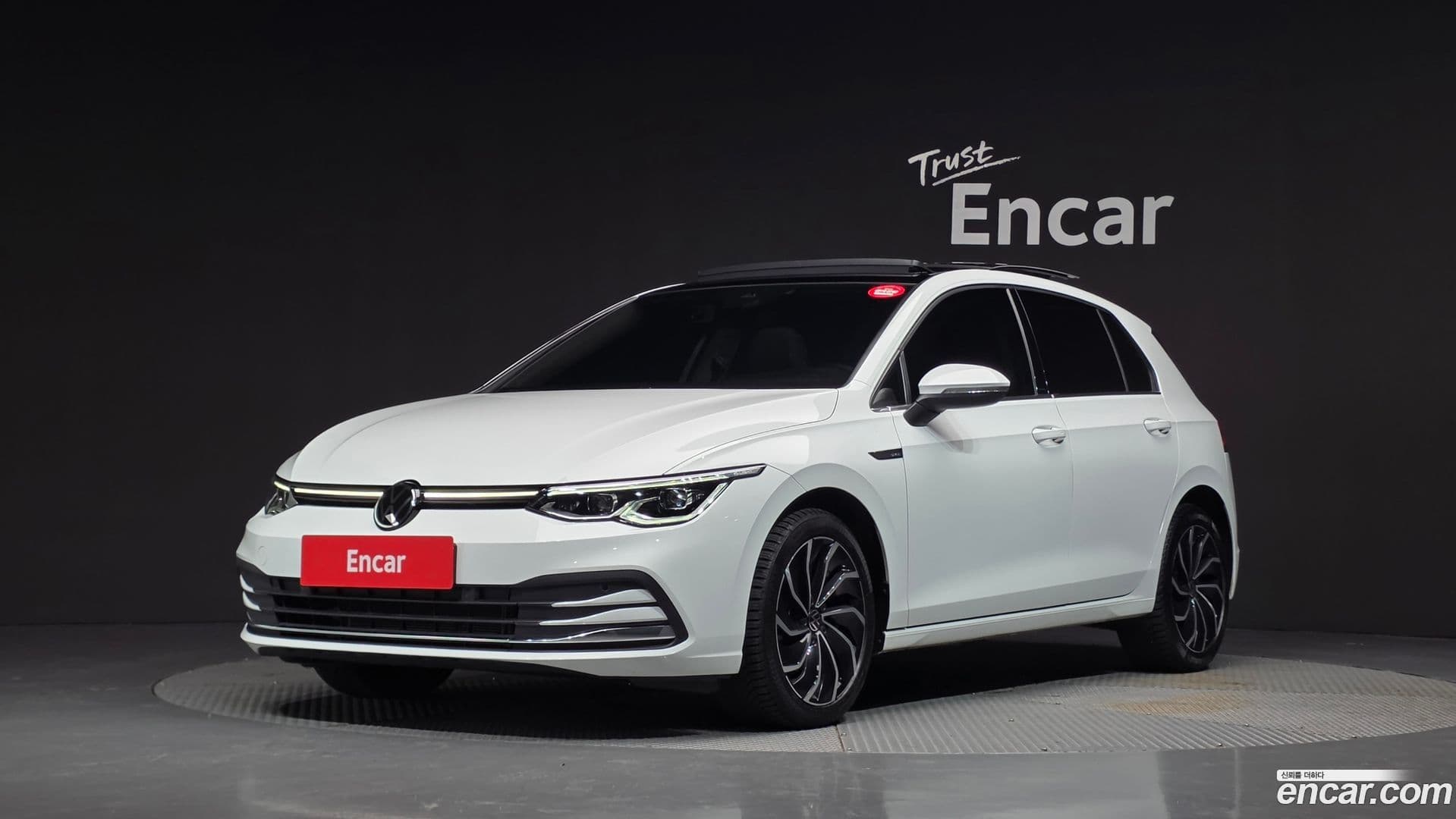 Main__Slider__Photo:Golf Volkswagen 2023.4-0