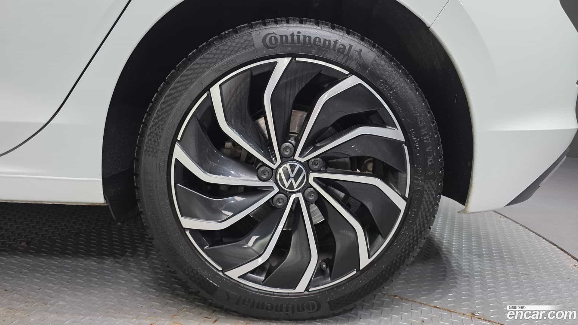 Golf Volkswagen 2023.4-OUTER-031