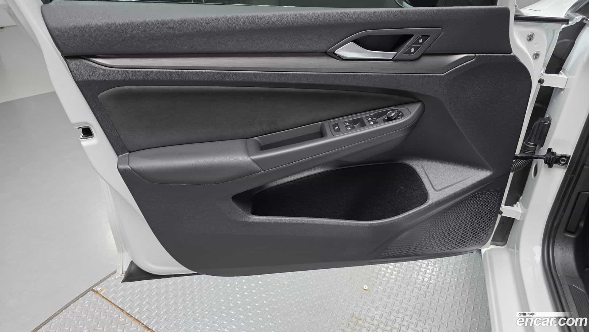 Golf Volkswagen 2023.4-INNER-034