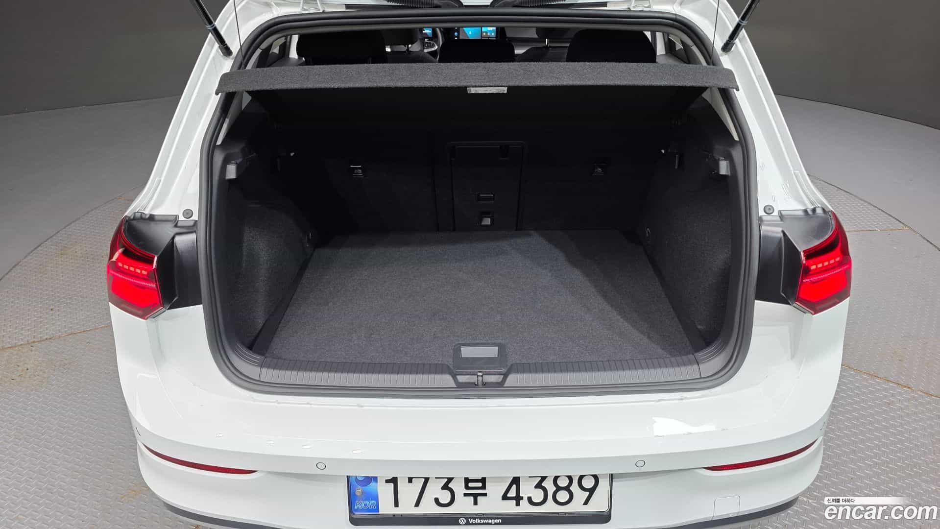 Golf Volkswagen 2023.4-OPTION-045