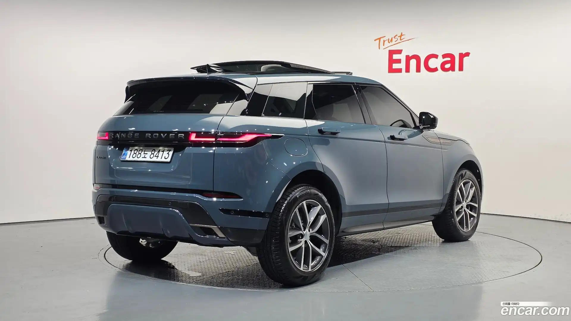 Range Rover Evoque Land Rover 2024.7-OUTER-002