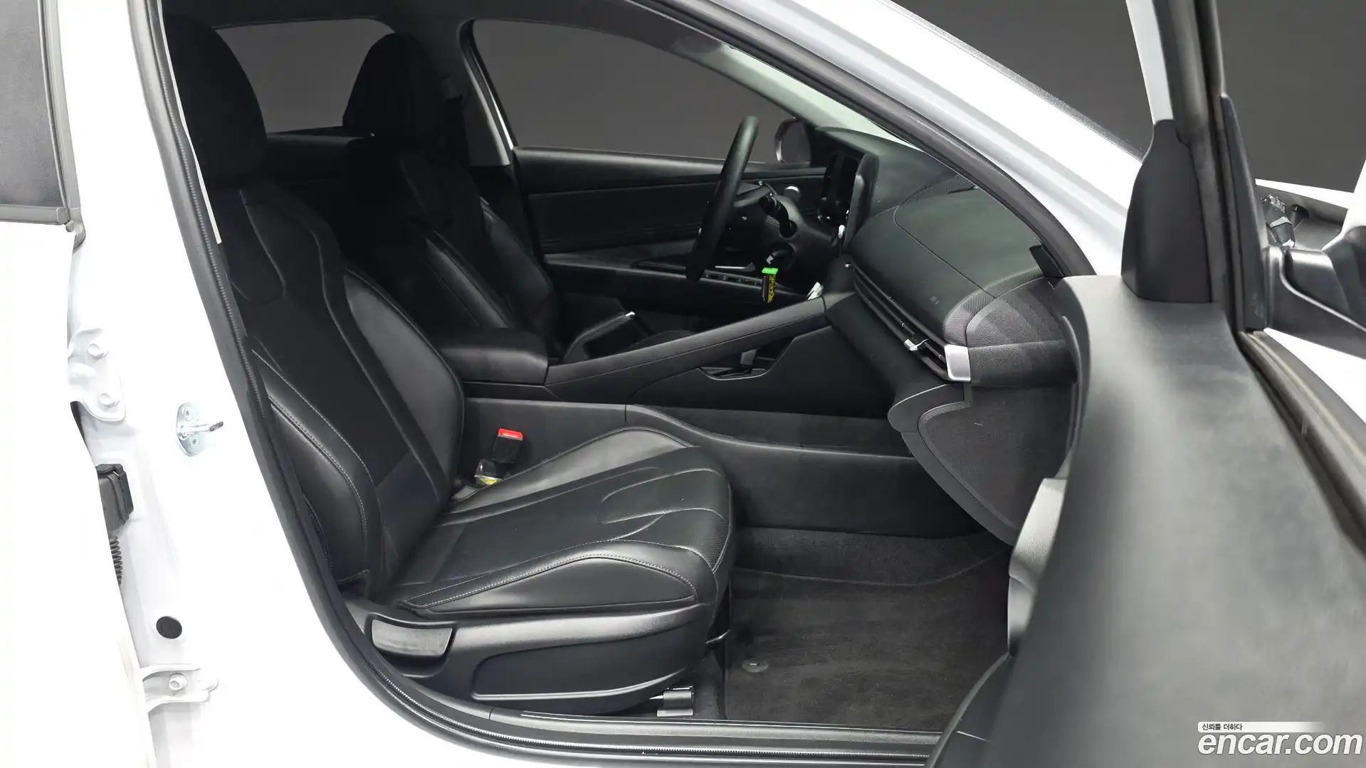 AVANTE Hyundai 2023.5-OPTION-015