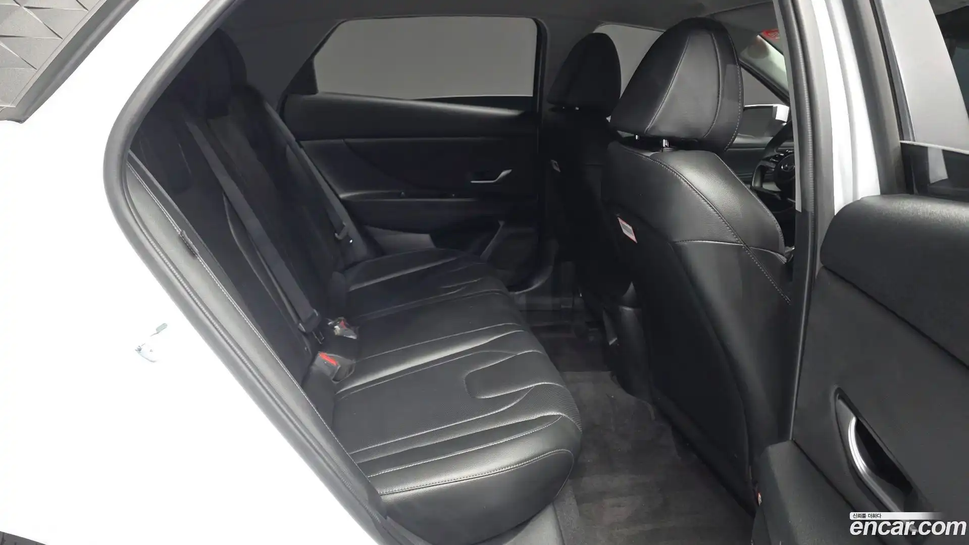 AVANTE Hyundai 2023.5-OPTION-016