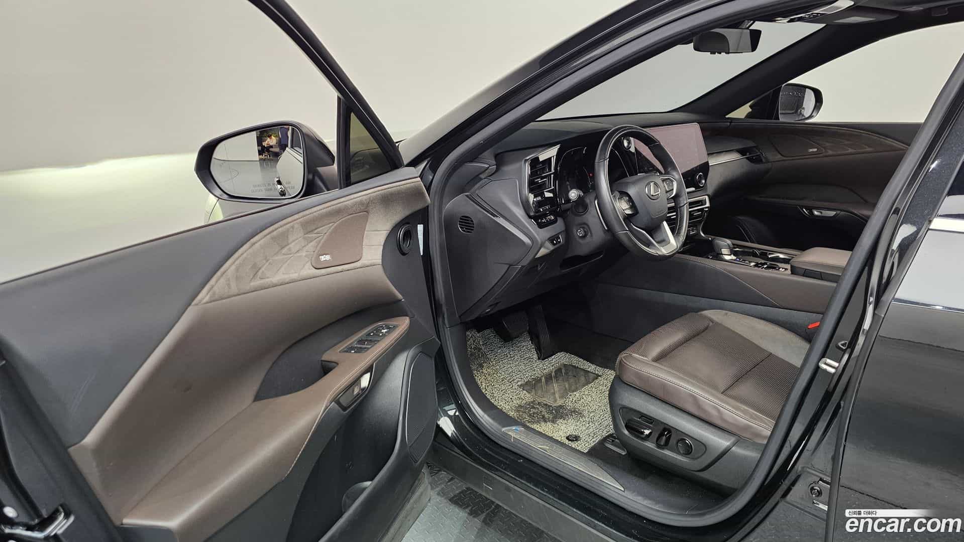 RX Lexus 2023.9-INNER-010
