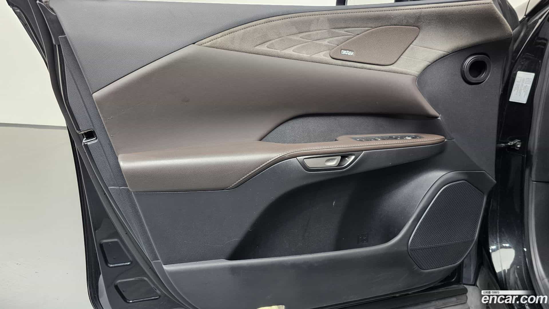 RX Lexus 2023.9-INNER-034