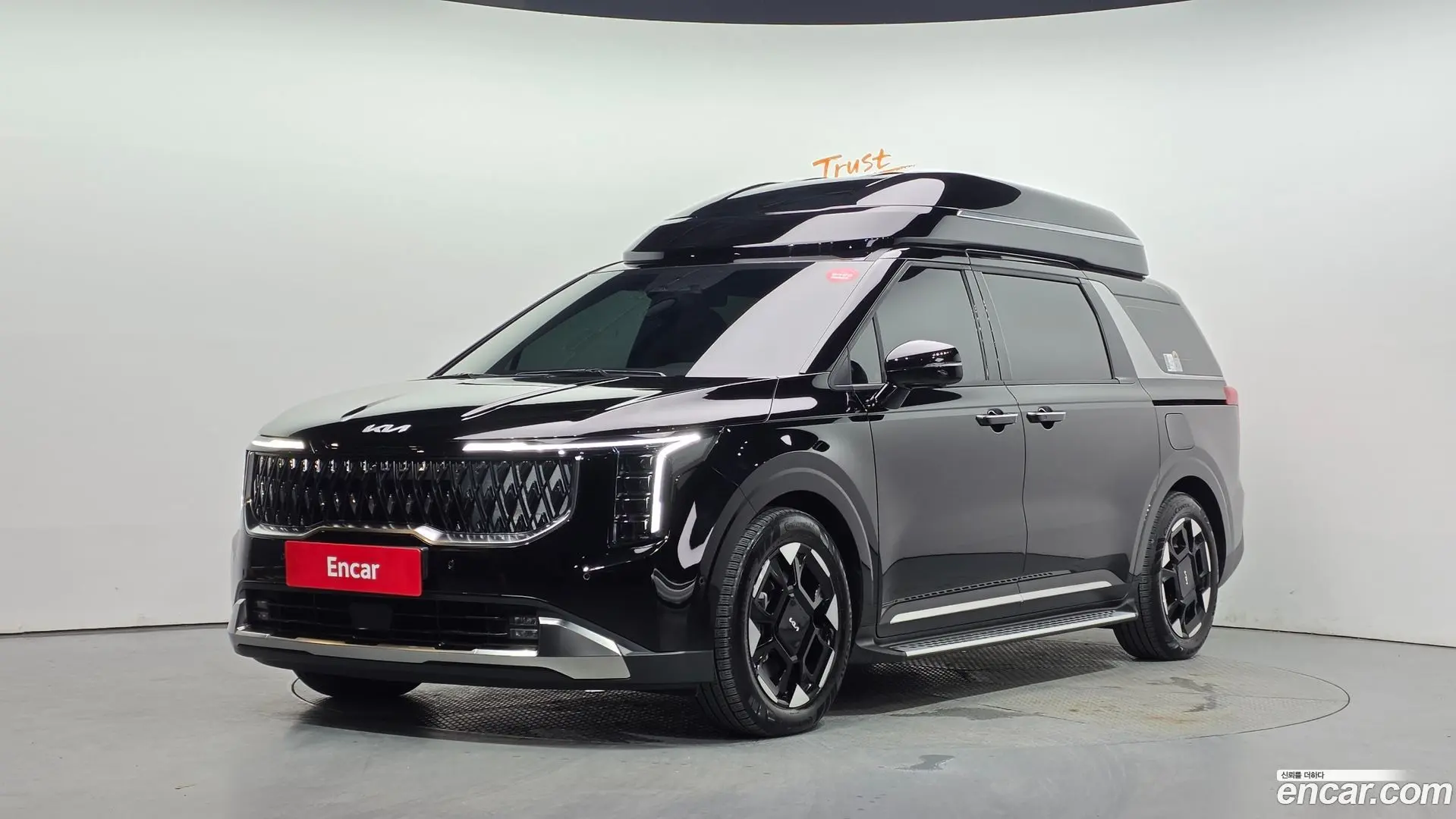 Main__Slider__Photo:Canival Kia 2025.8-0