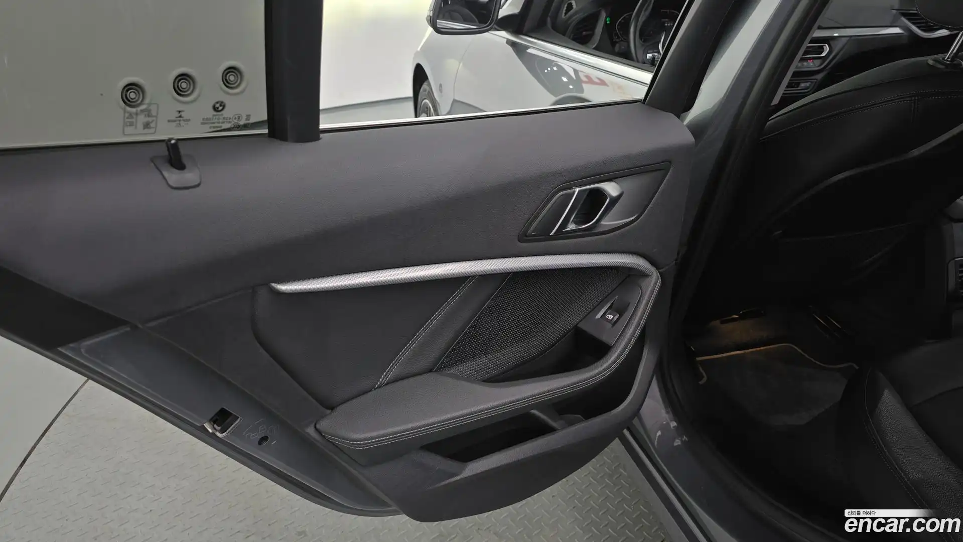1-Series BMW 2022.5-INNER-035