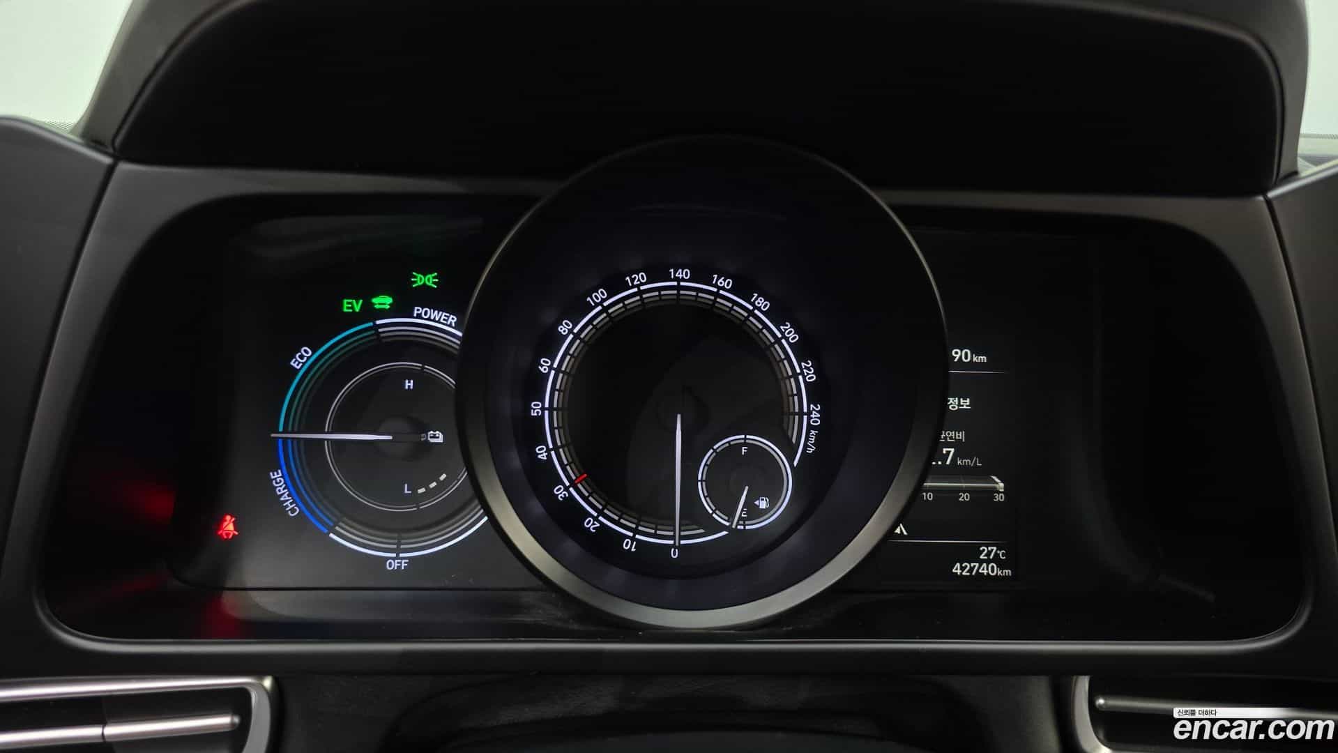 AVANTE Hyundai 2023.1-INNER-008