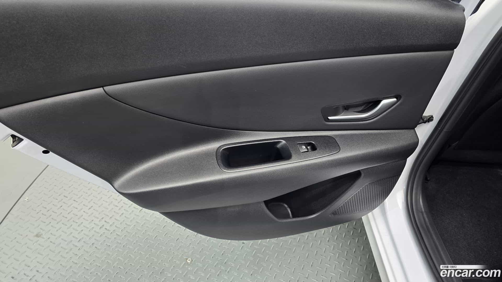 AVANTE Hyundai 2023.1-OPTION-023