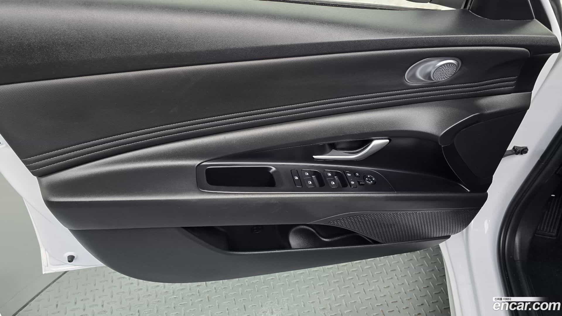 AVANTE Hyundai 2023.1-INNER-034