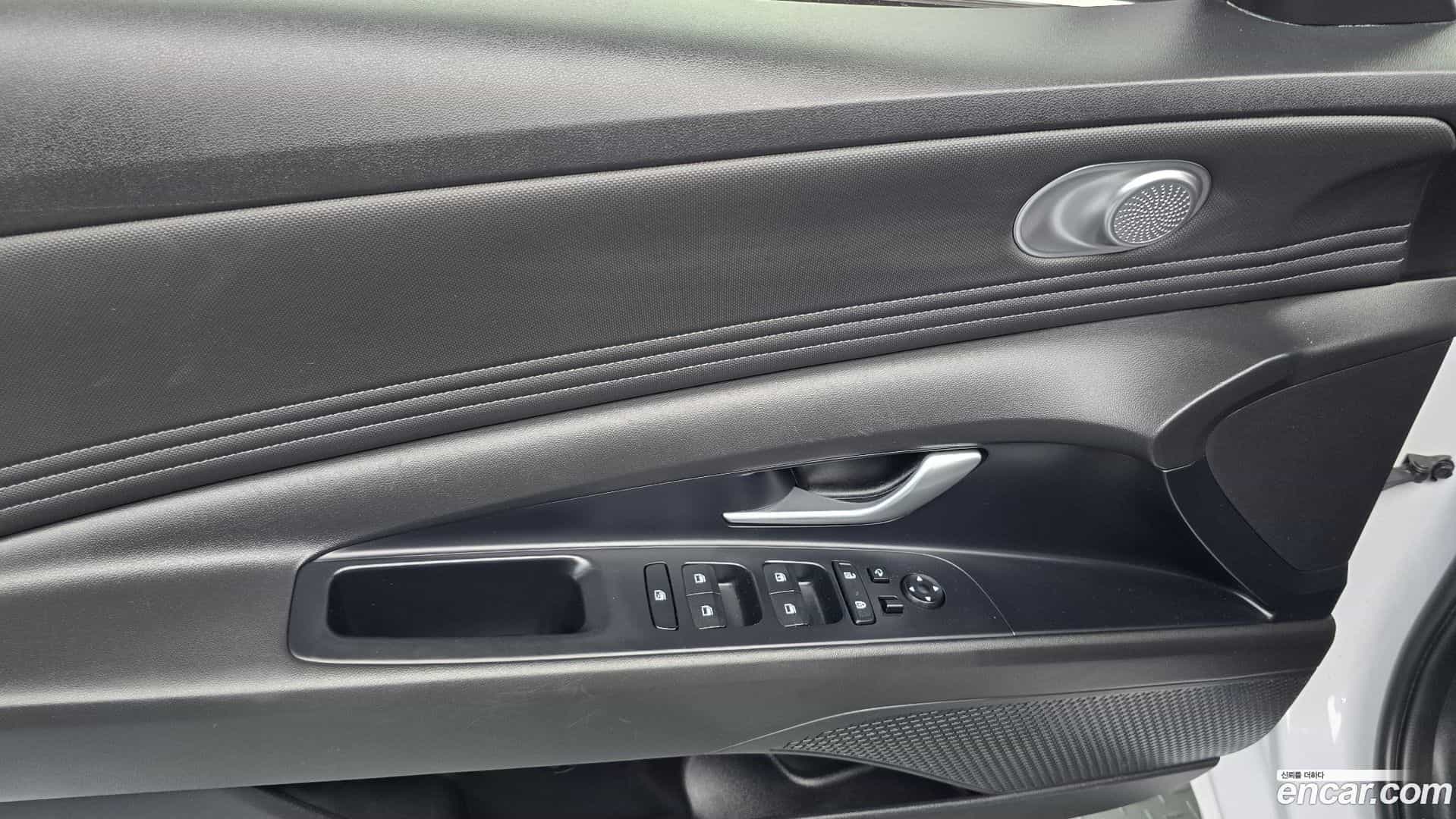 AVANTE Hyundai 2023.1-INNER-035