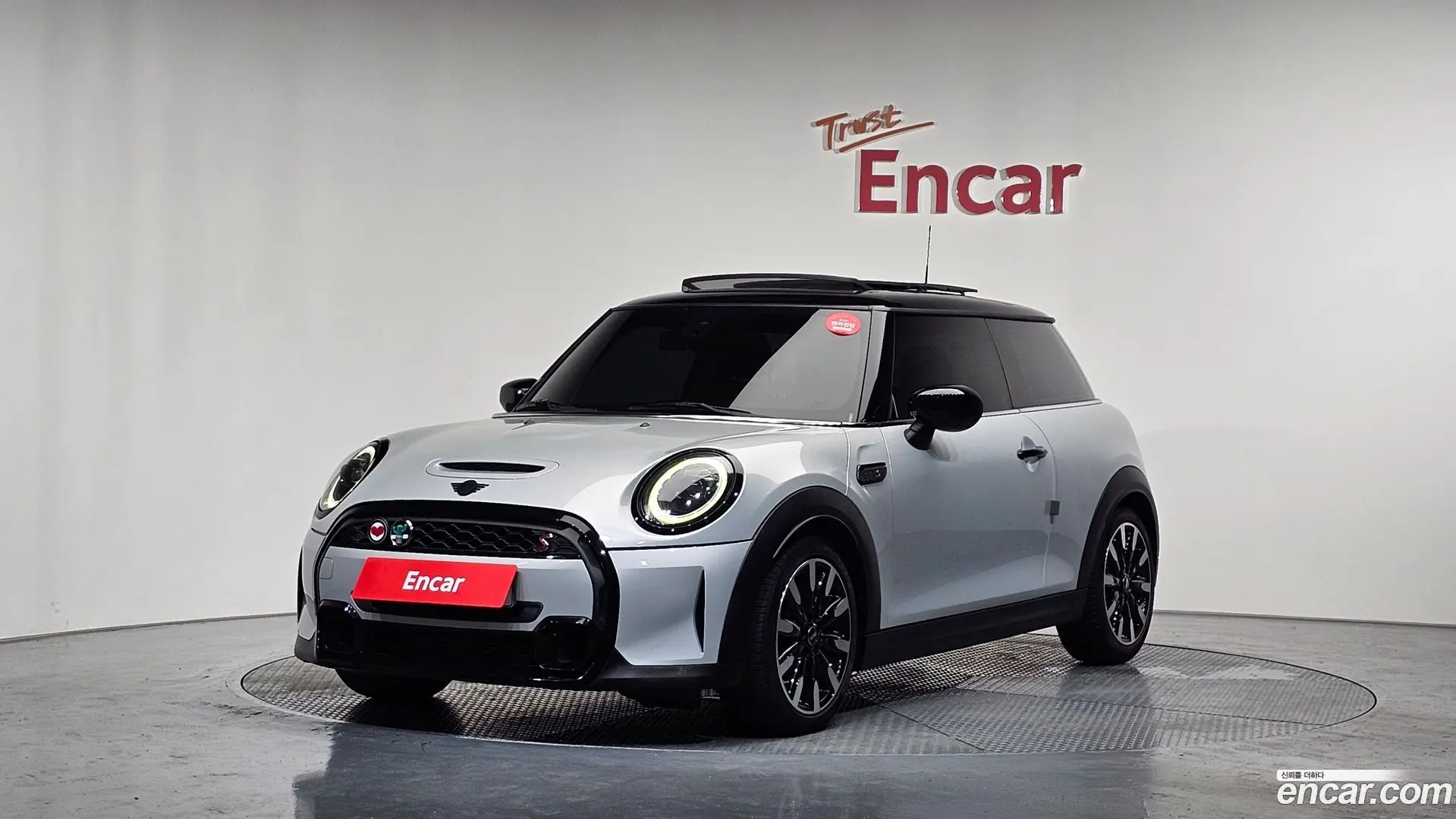 Main__Slider__Photo:Cooper Mini 2021.6-0
