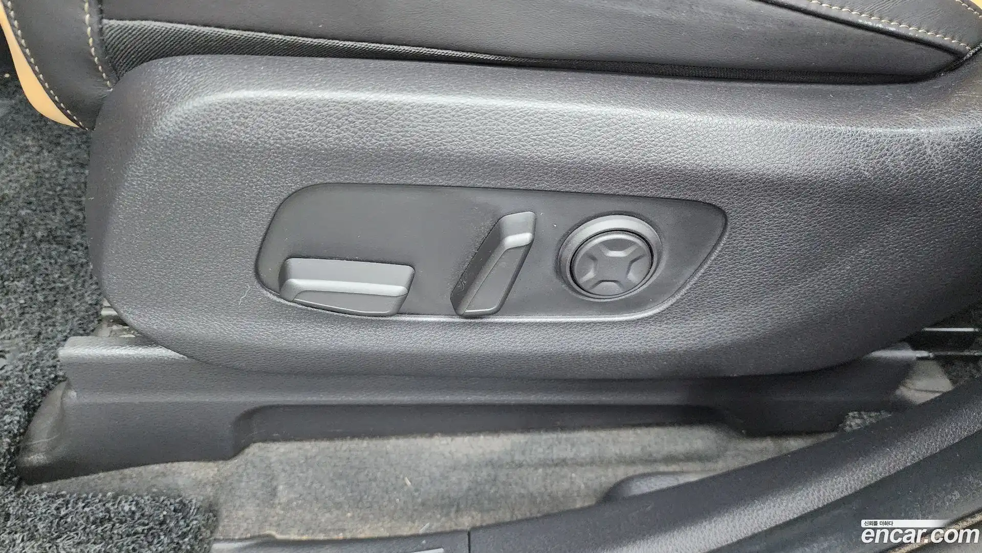 Canival Kia 2023.9-OPTION-044