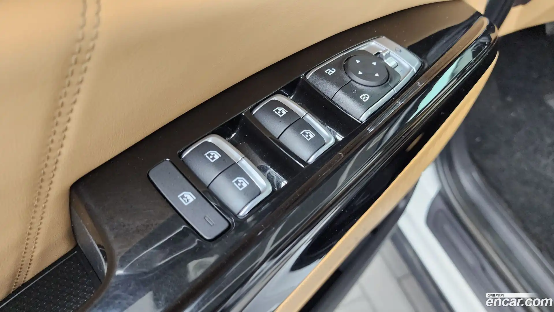 Canival Kia 2023.9-OPTION-047