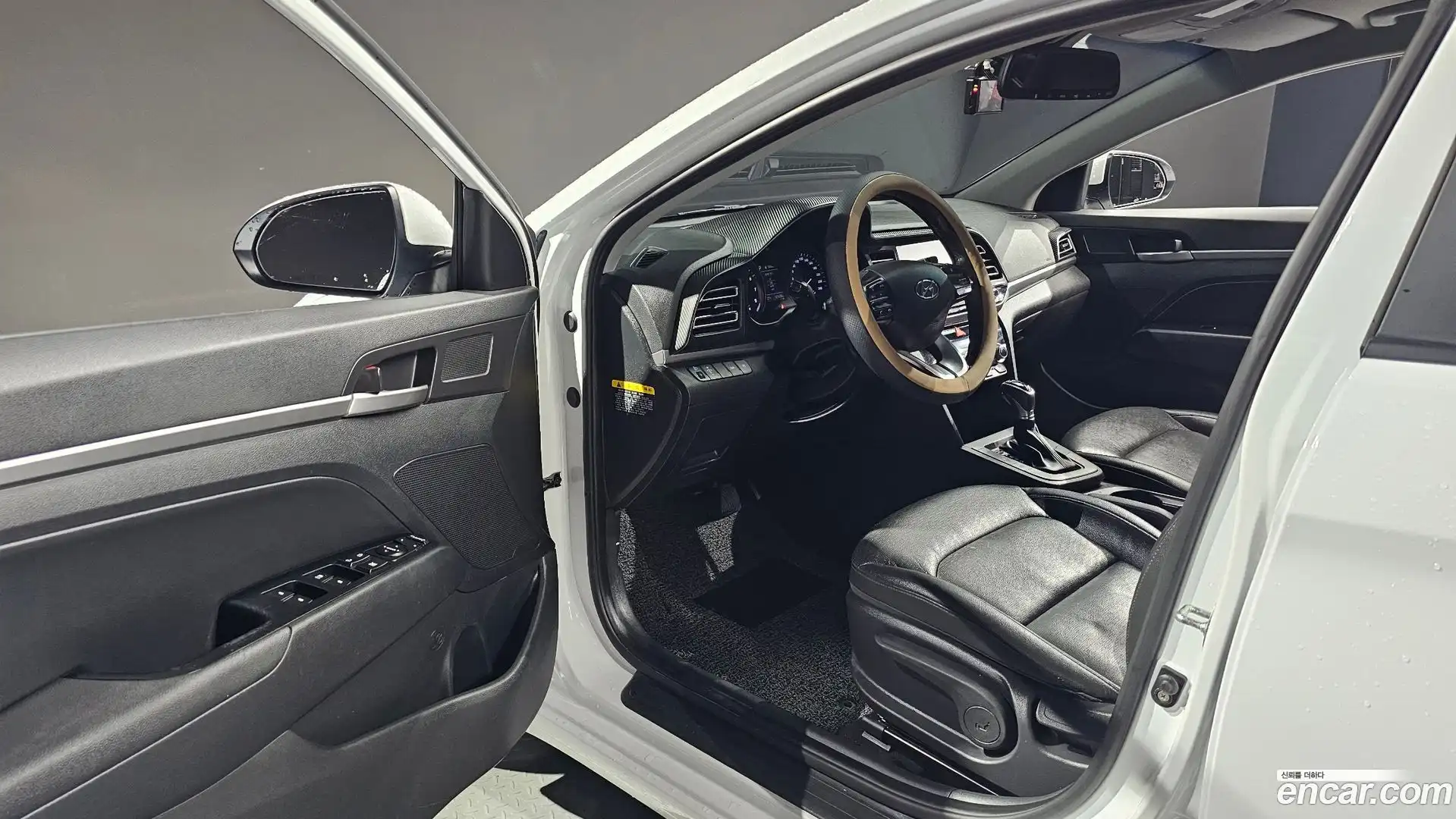 AVANTE Hyundai 2019.0-INNER-010