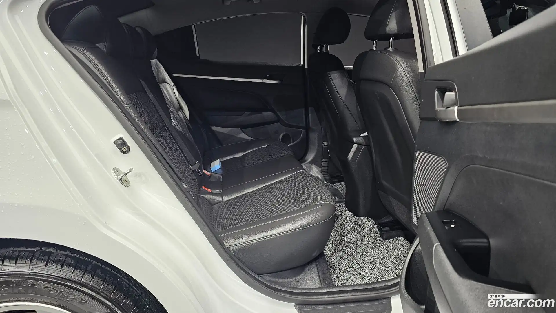 AVANTE Hyundai 2019.0-OPTION-015
