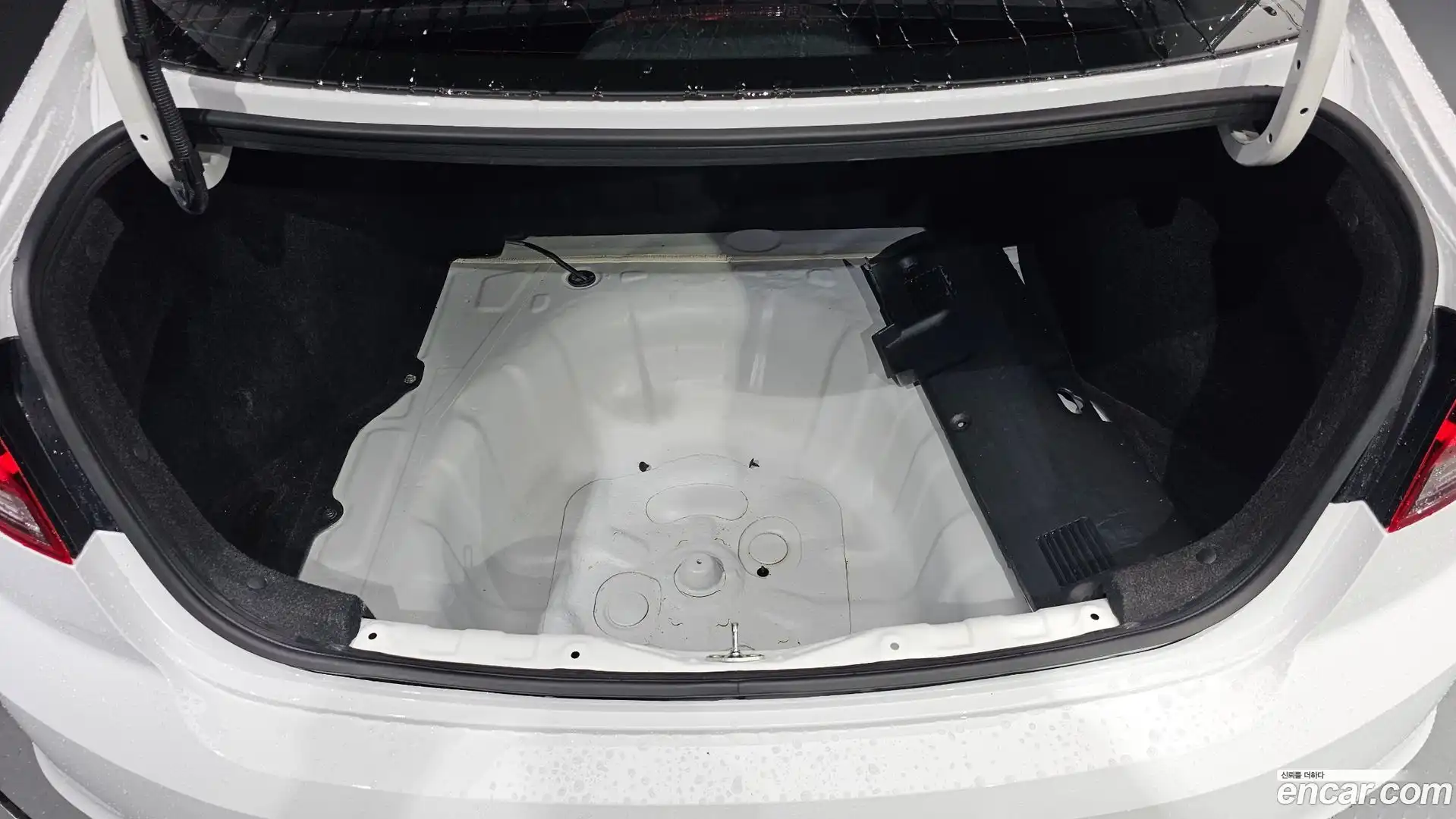 AVANTE Hyundai 2019.0-OPTION-024