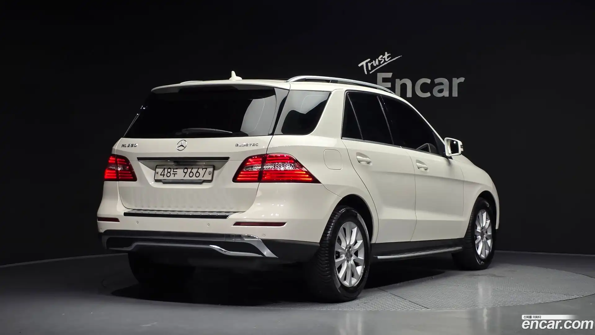 M-class Mercedes-Benz 2012.9-OUTER-002