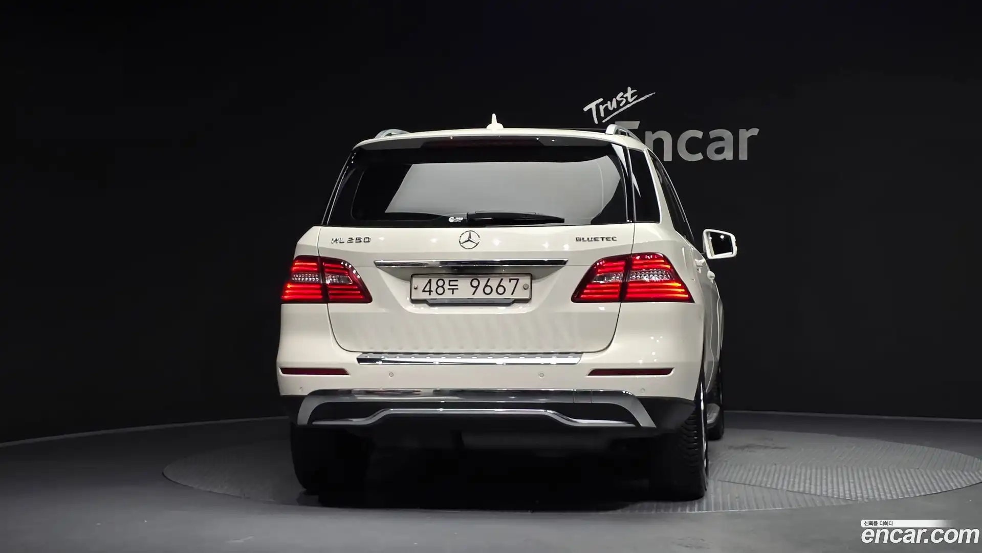 M-class Mercedes-Benz 2012.9-OUTER-004