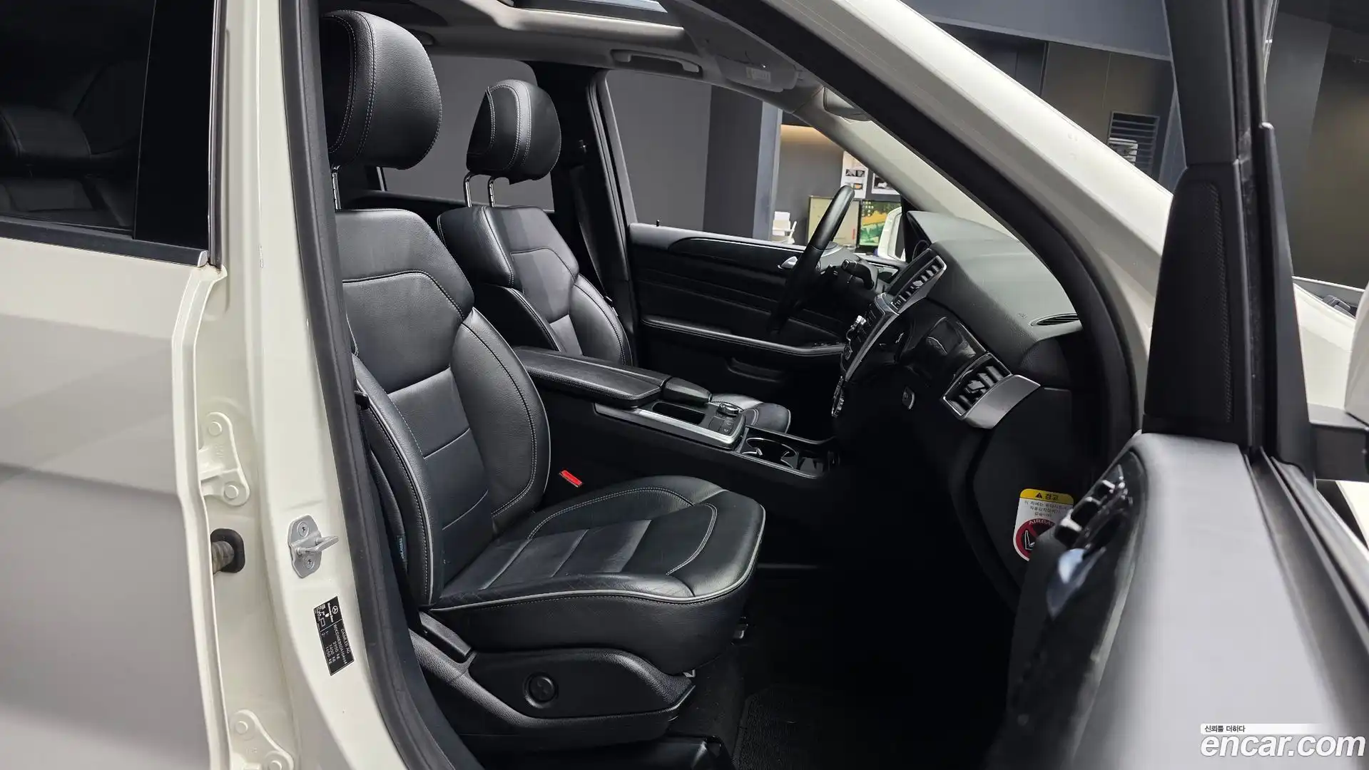 M-class Mercedes-Benz 2012.9-OPTION-015