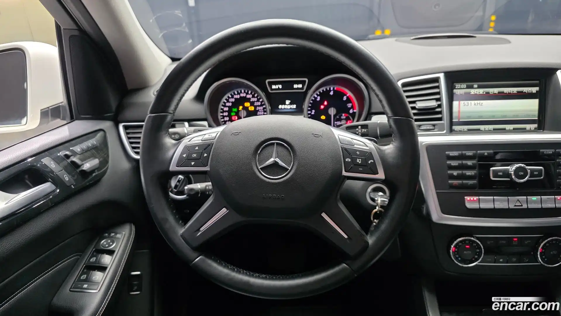 M-class Mercedes-Benz 2012.9-OPTION-017